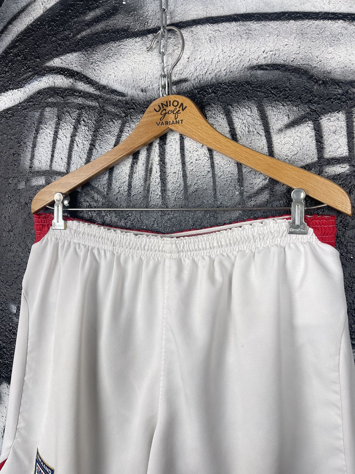 Umbro Umbro England National Football Team Vintage White Soccer Shorts Men’s Size XL Size US 36 / EU 52 - 9 Thumbnail