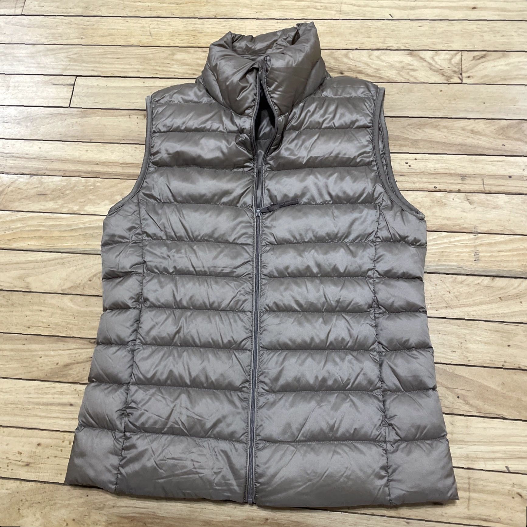 Uniqlo VINTAGE Uniqlo Down Puffer Vest Women S Quilted UL Light Compact Packable Money Size S / US 4 / IT 40 - 3 Thumbnail