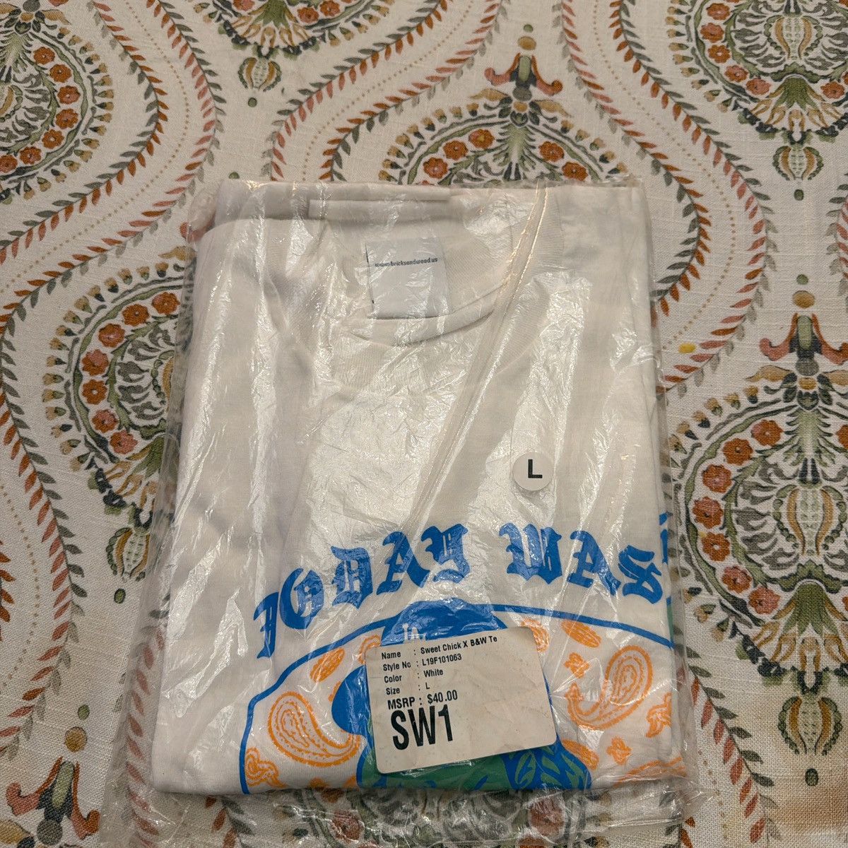 Bricks & Wood Bricks & Wood x Sweet Chick Tee Size US L / EU 52-54 / 3 - 1 Thumbnail