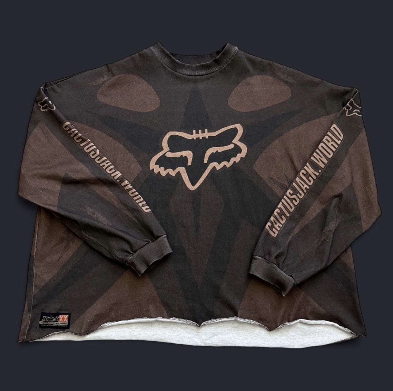 BEEN TRILL×TRAVIS SCOTT ‘LA FLAME’ ロンT BEEN TRILL×TRAVIS SCOTT 'LA FLAME' ロンT