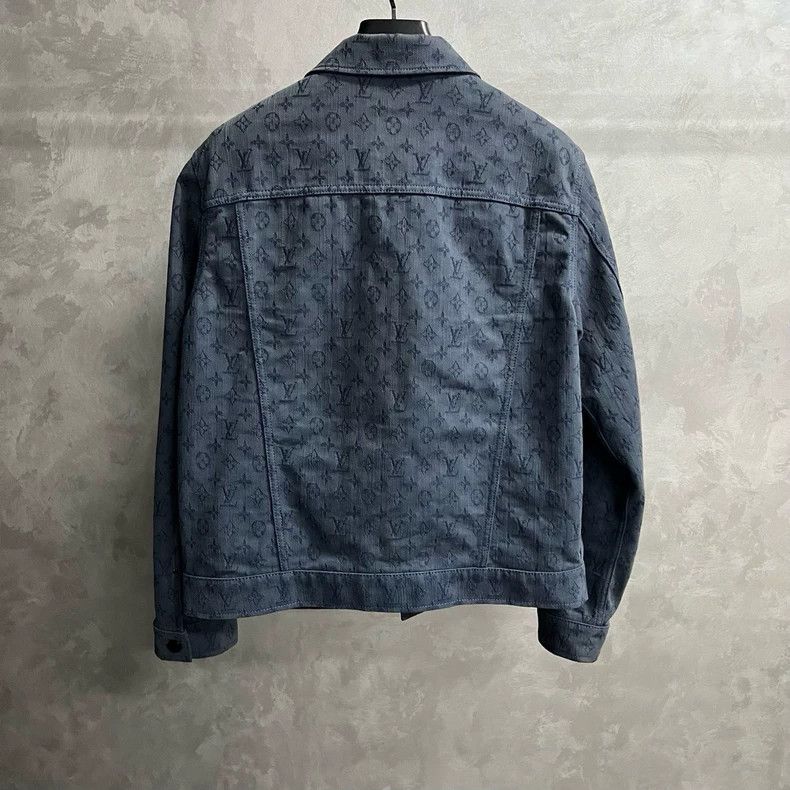 Louis Vuitton Louis Vuitton Blue logo printed single-breasted long-sleev Size US M / EU 48-50 / 2 - 5 Thumbnail