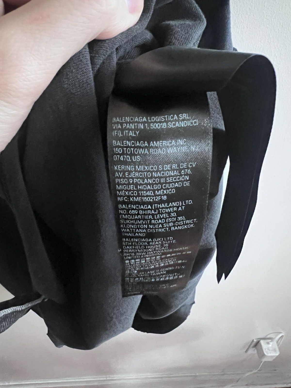 Balenciaga balenciaga piered oversized t-shirt size 1 Size US S / EU 44-46 / 1 - 12 Thumbnail
