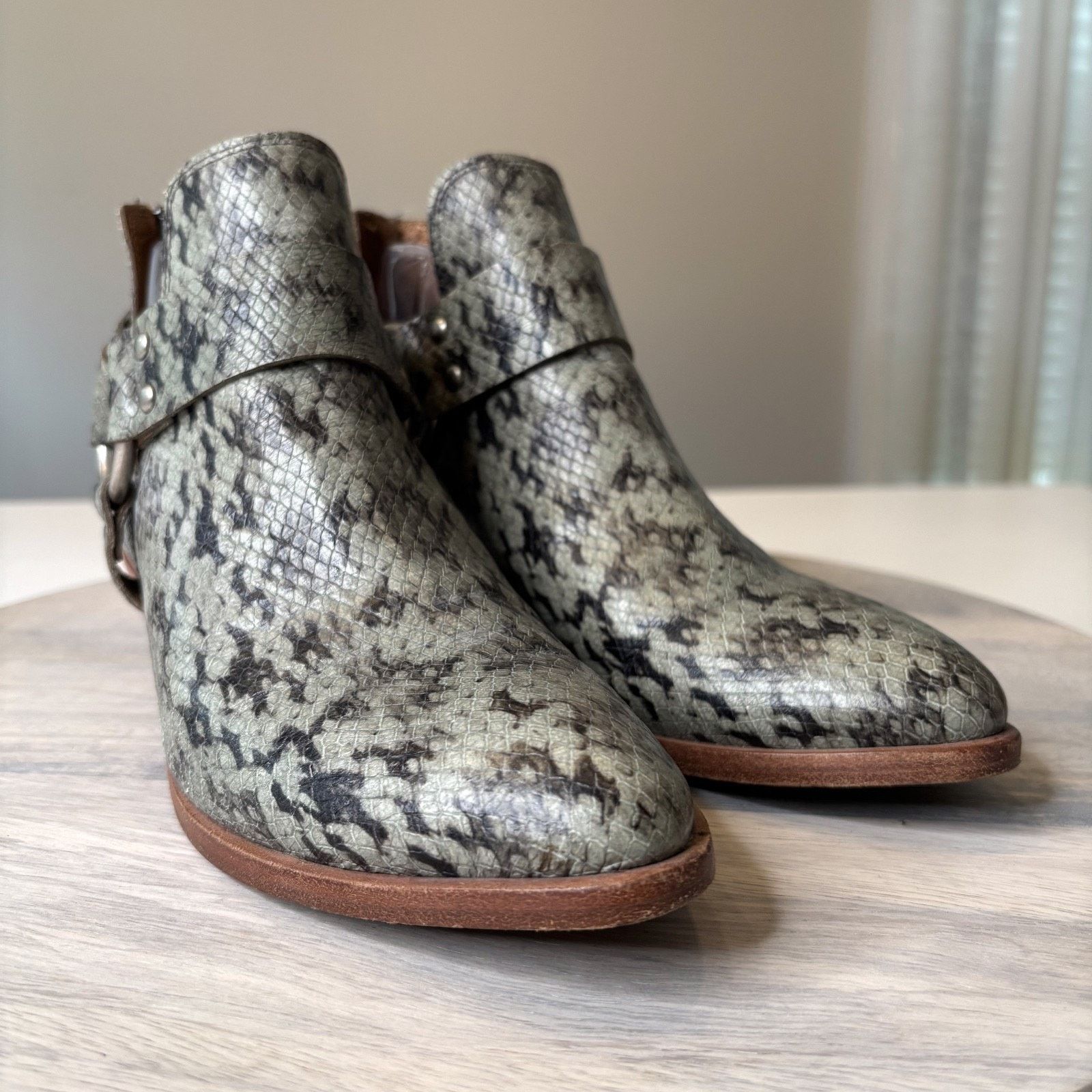 Frye Frye Ray Green Snake Print Leather Ankle Boots Size 7.5 Size US 7.5 / IT 37.5 - 6 Thumbnail