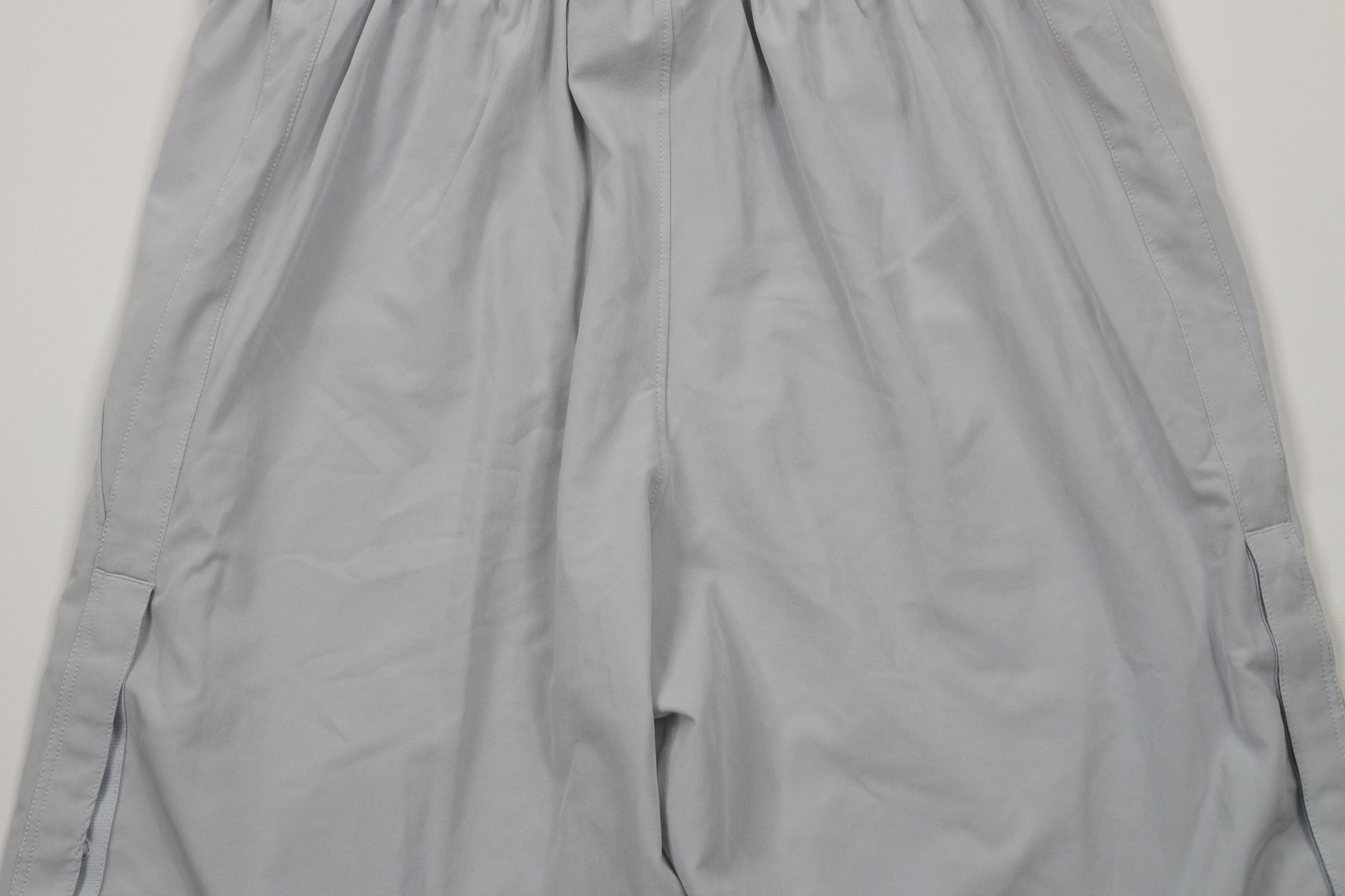 Under Armour × Vintage Under Armour HeatGear Snap Button Above Knee Shorts Gray Size US 30 / EU 46 - 11 Thumbnail