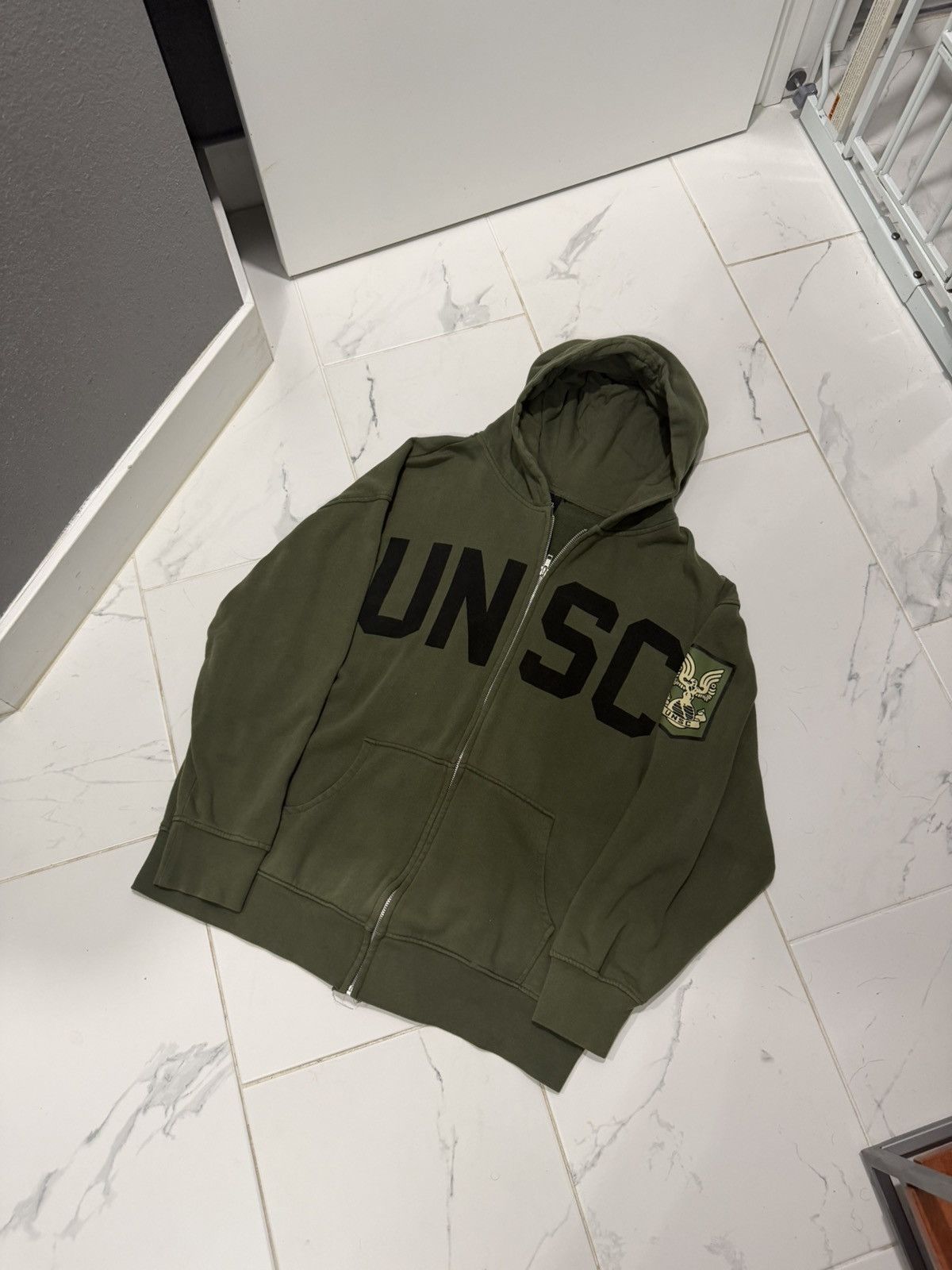 Halo Halo 3 UNSC zip up hoodie. Size US XL / EU 56 / 4 - 1 Thumbnail