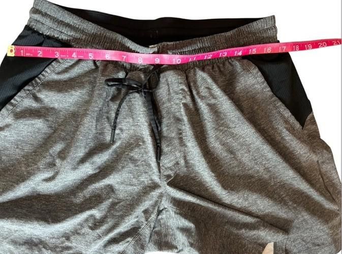 Lululemon Lululemon Shorts Lined Size XL Gray Black Training Size US 36 / EU 52 - 3 Thumbnail