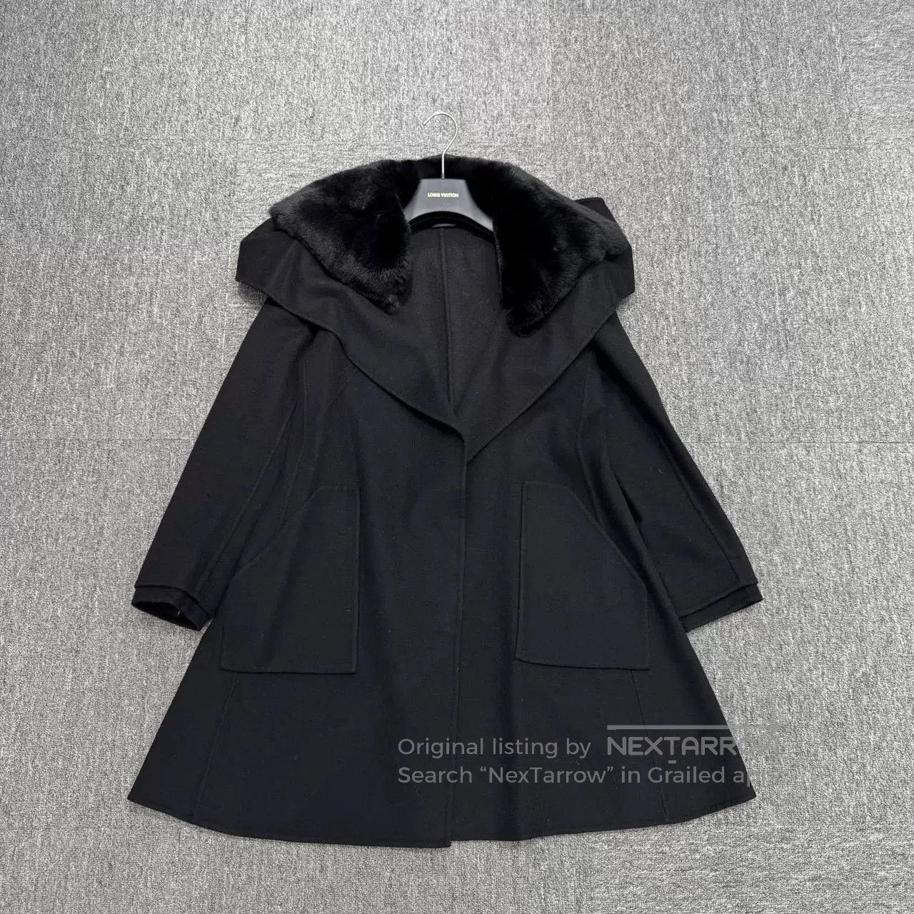 Giorgio Armani Giorgio Armani Fur Collar Coat. Size US XXS / EU 40 - 1 Thumbnail