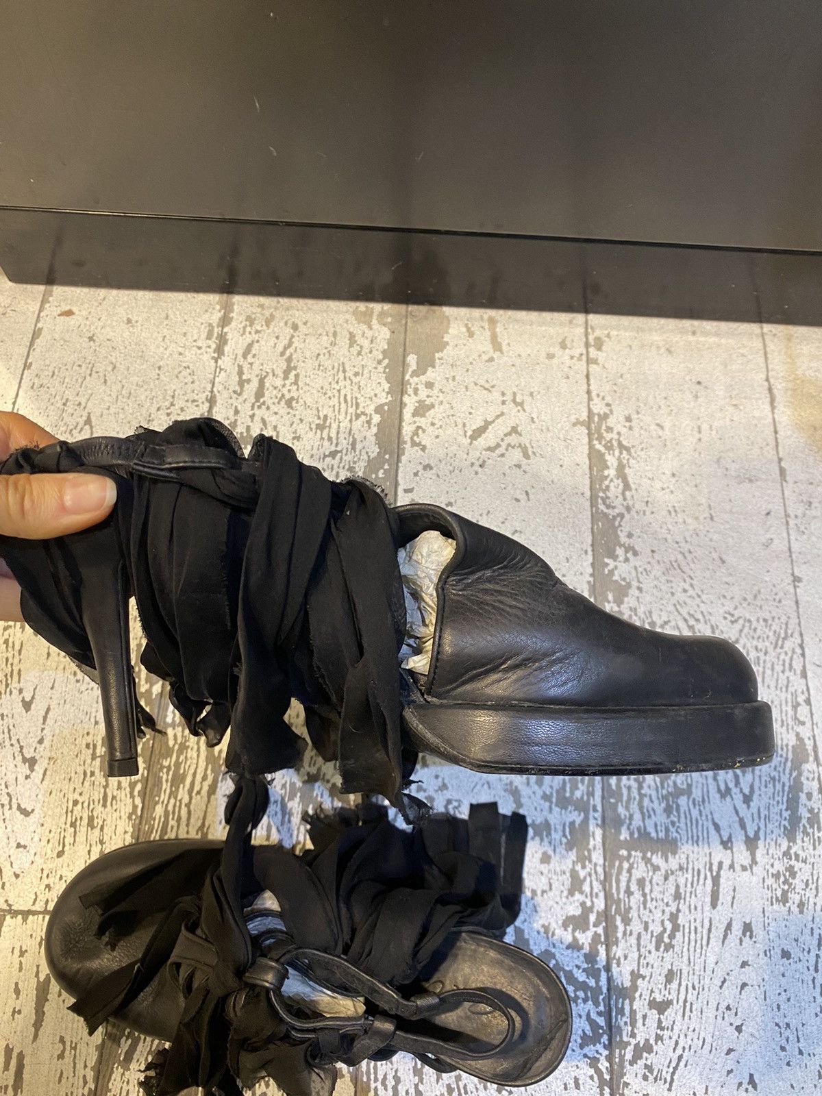 Rick Owens Rick Owens WISHBONE SS07 Black Leather Ribbon Heels Size US 10 / IT 40 - 6 Thumbnail