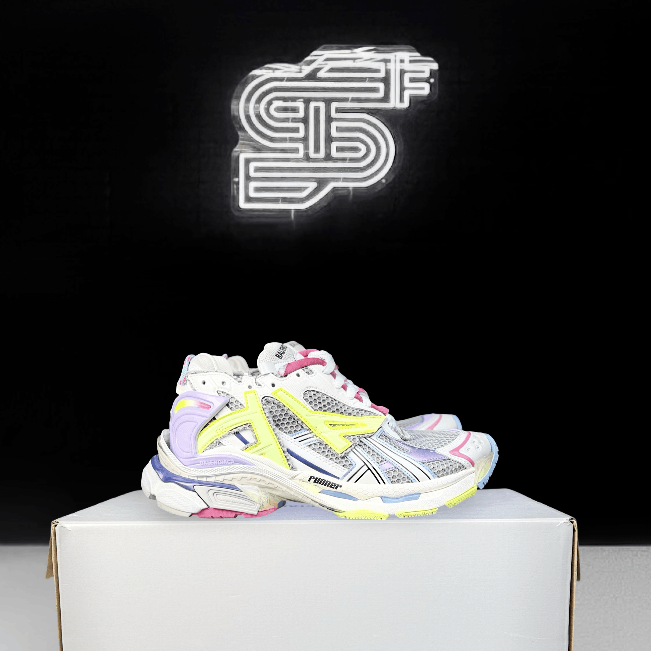 Balenciaga Balenciaga Runner White/Pink/Lime Size US 7.5 / EU 40-41 - 1 Thumbnail