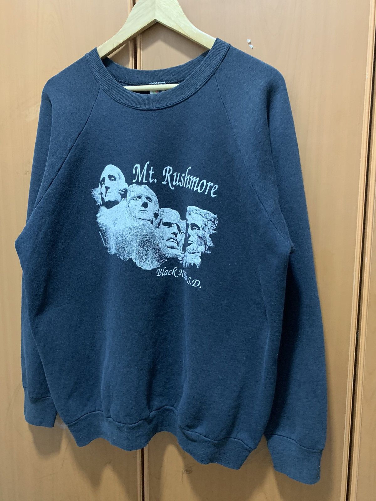 Fruit Of The Loom Vintage 1989 Mt. Rushmore Black Hills S.D Sweatshirt Distressed Size US XL / EU 56 / 4 - 2 Thumbnail
