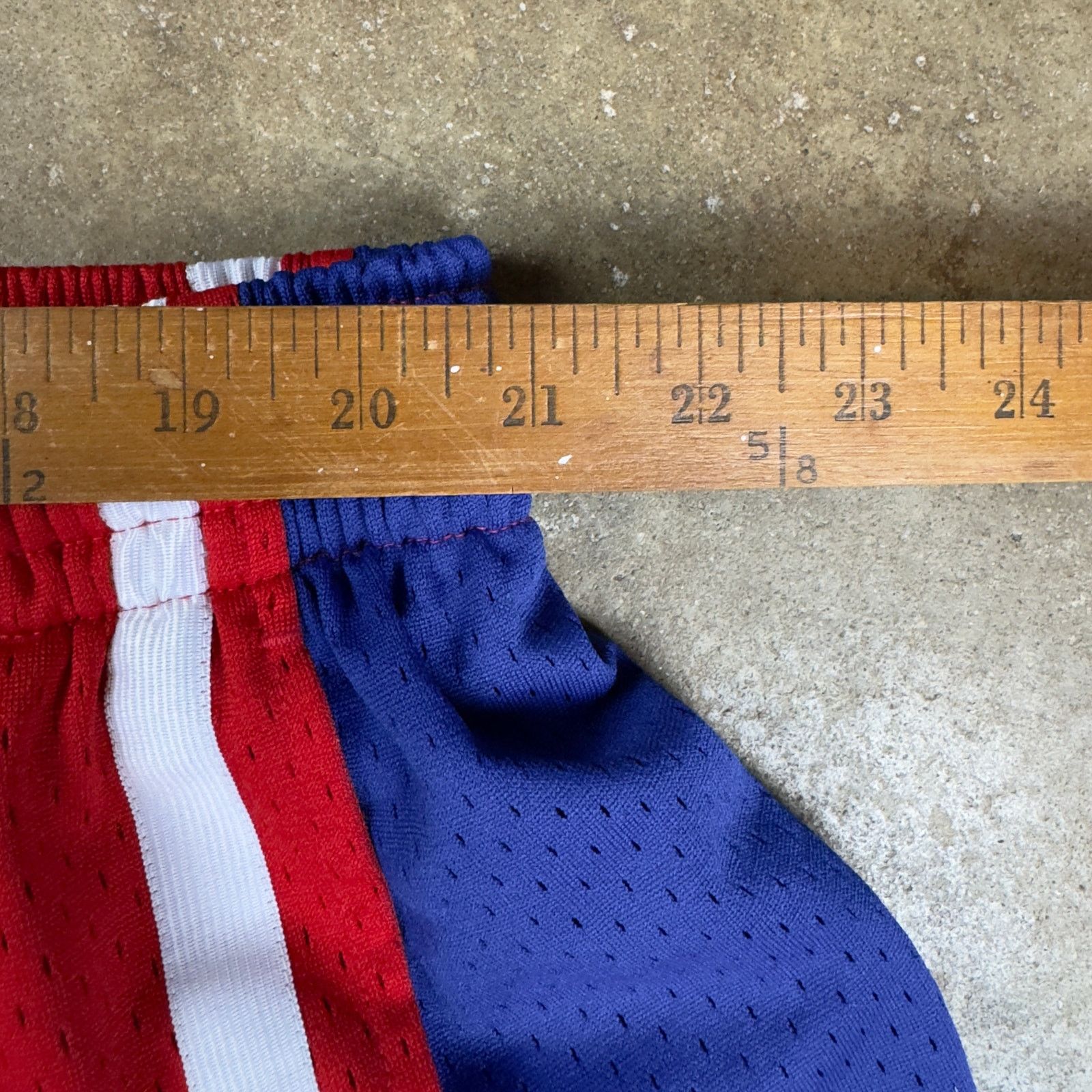 NBA Mitchell & Ness NBA 76ers Hardwood Classics Shorts 4XL Size US 41 - 8 Thumbnail