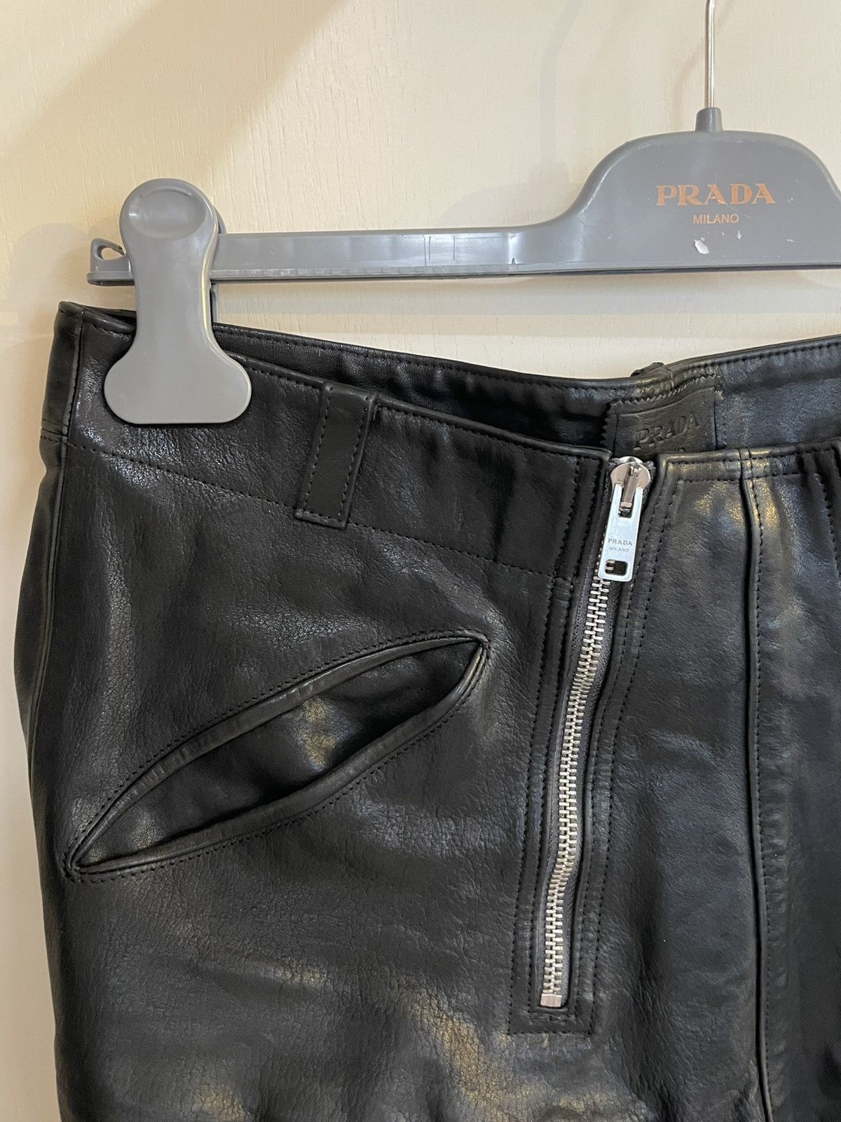 Prada Prada 2023 SS runway mens leather shorts Size US 30 / EU 46 - 3 Thumbnail