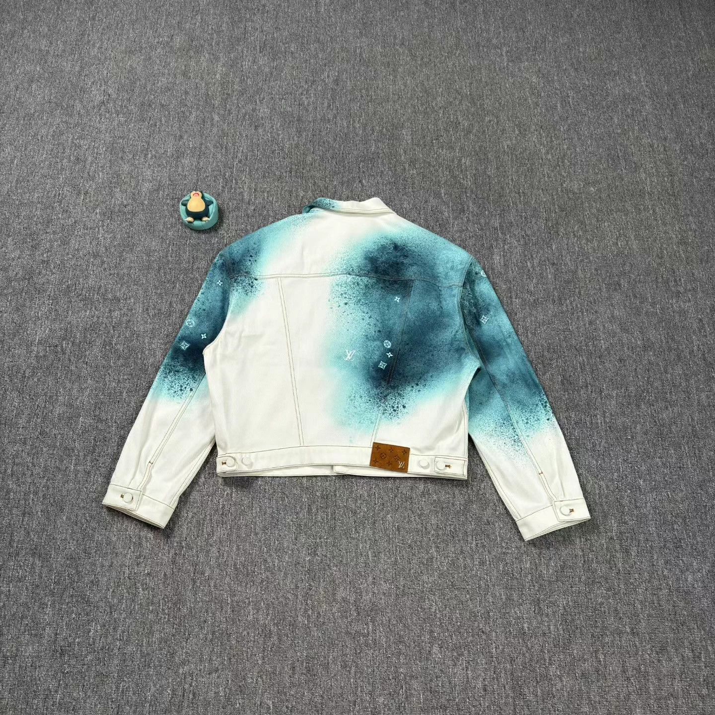 Louis Vuitton LV spray-painted splatter denim jacket Size US L / EU 52-54 / 3 - 2 Thumbnail