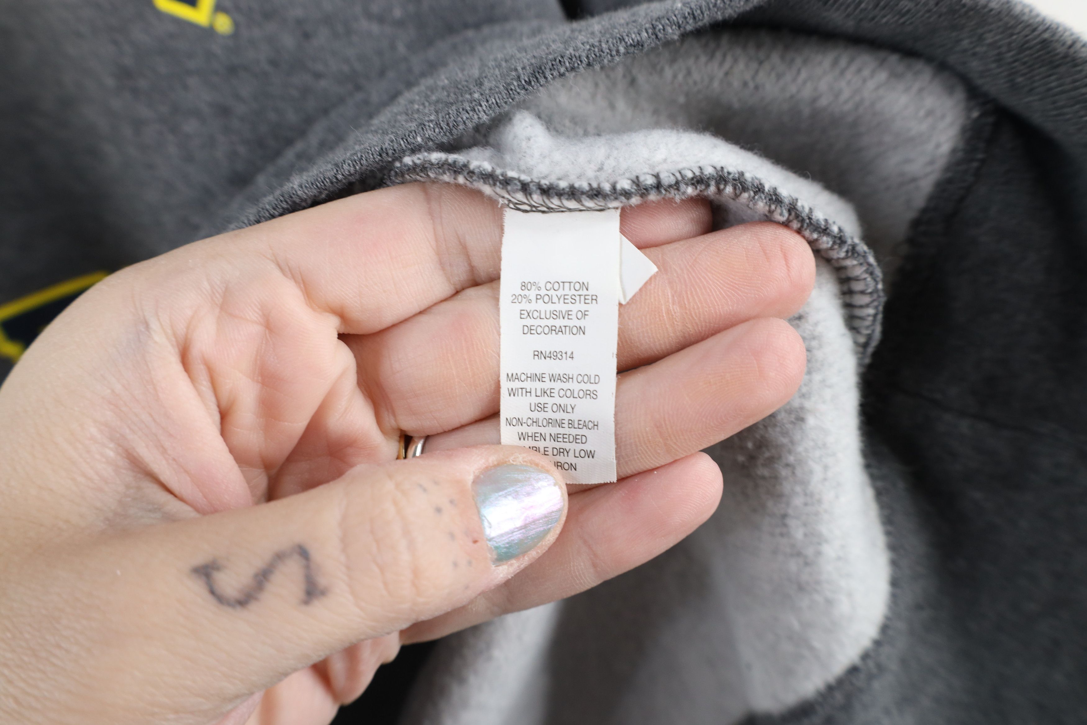 Vintage Vintage 90s Spell Out University of Michigan Sweatshirt Gray Size US M / EU 48-50 / 2 - 8 Thumbnail
