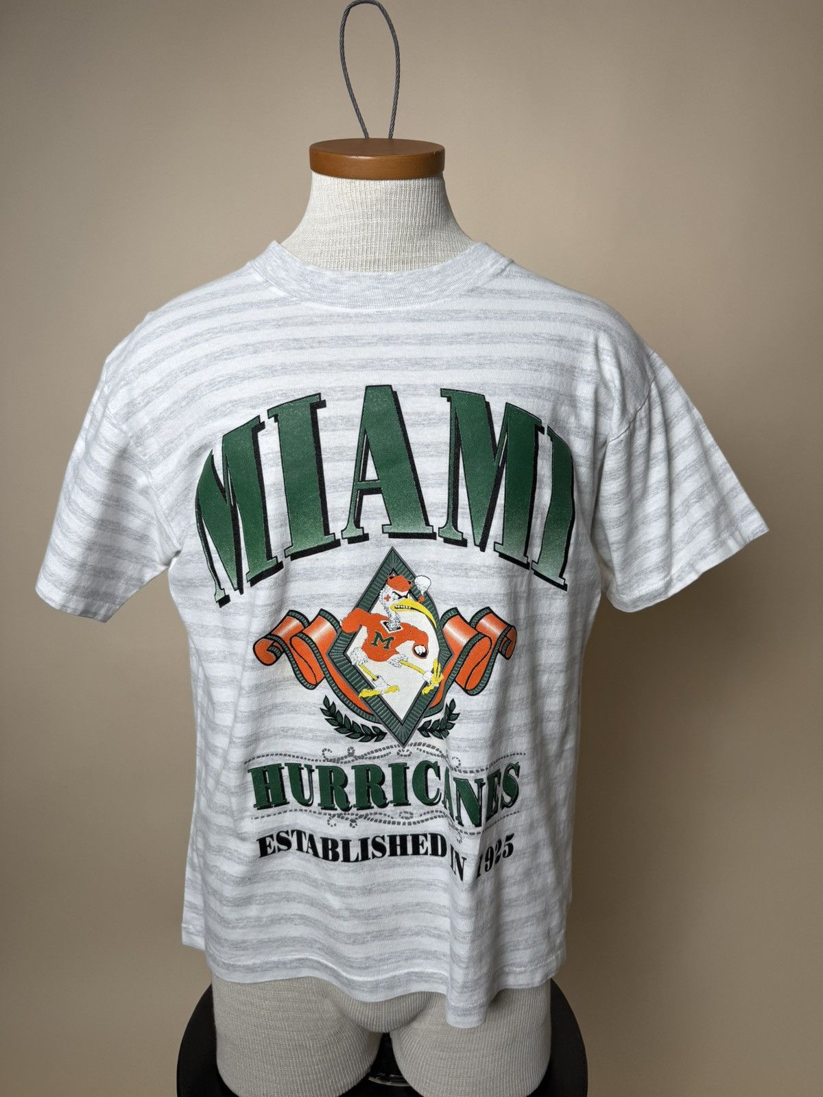 Vintage VINTAGE/RETRO 1990s Miami Hurricanes Men’s Tshirt sz L Size US L / EU 52-54 / 3 - 1 Thumbnail