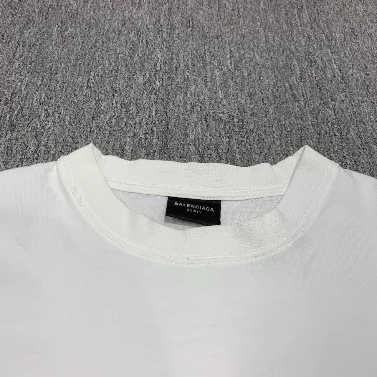 Balenciaga Balenciaga White Distressed Logo SS Tee XXS 95 New Size US XXS / EU 40 - 8 Thumbnail