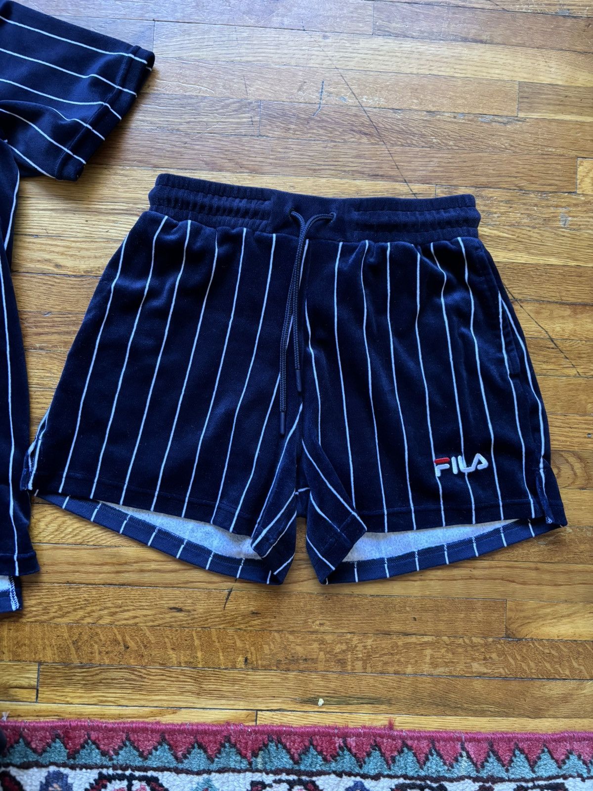 Fila Fila pinstripe velvet velour shorts Size US 27 - 1 Thumbnail