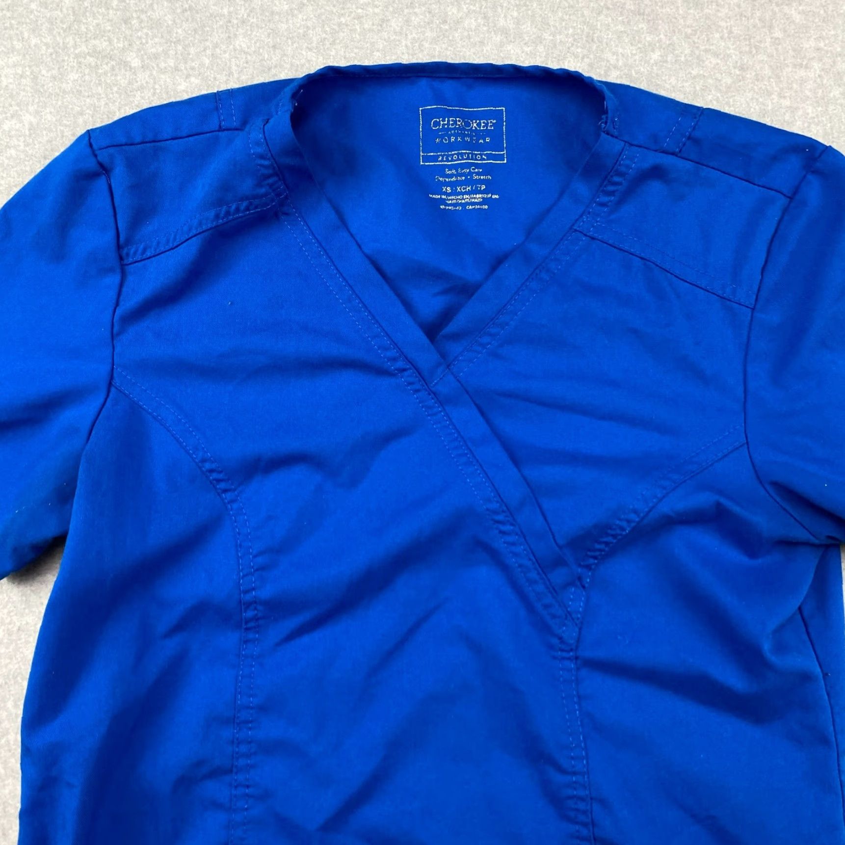 Cherokee Cherokee Scrubs Top Womens XS Blue Short Sleeve V Neck Pocket Size XS / US 0-2 / IT 36-38 - 2 Thumbnail