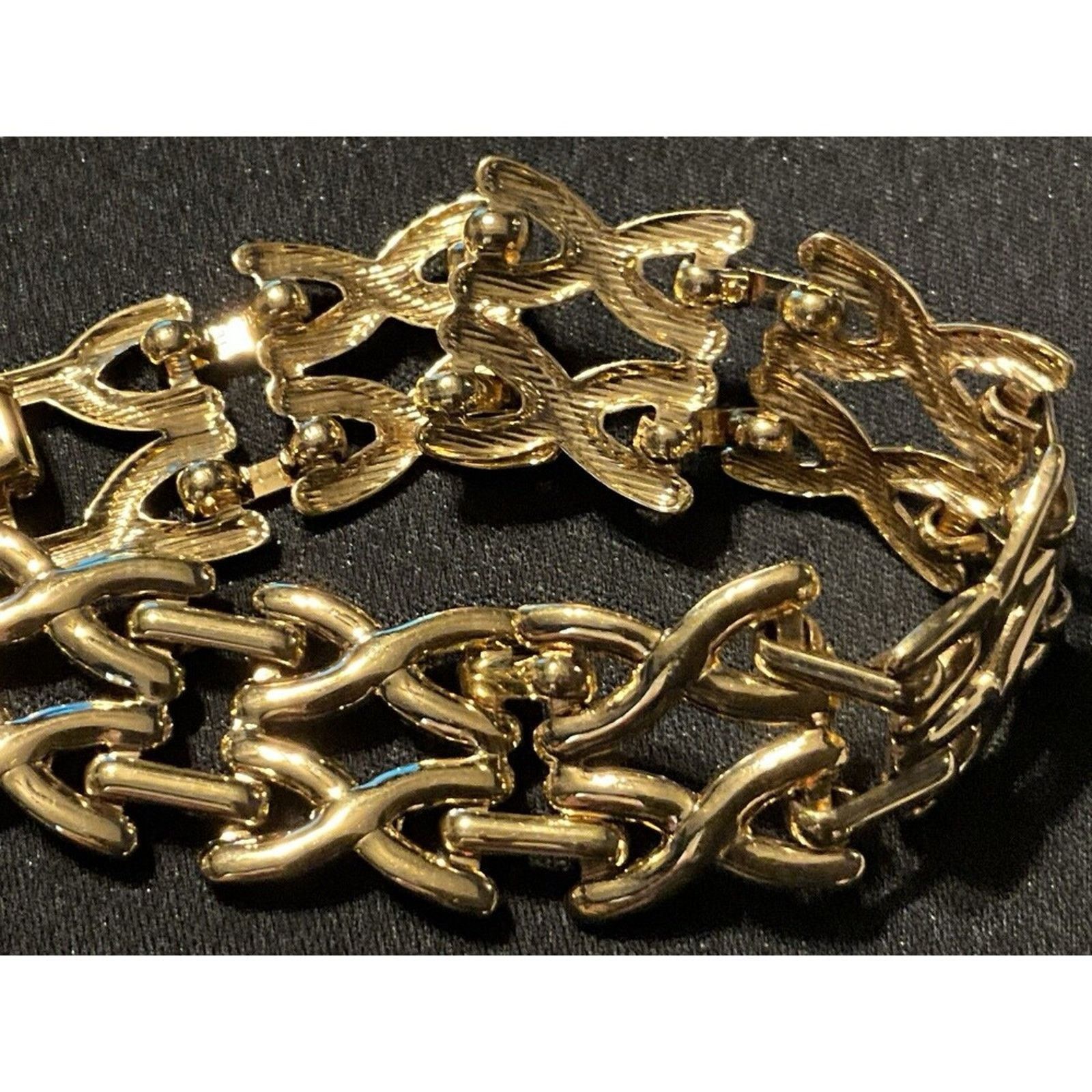 Monet Monet Gold Tone 7in Chain Bracelet W/ Fold Over Clasp Size ONE SIZE - 3 Thumbnail