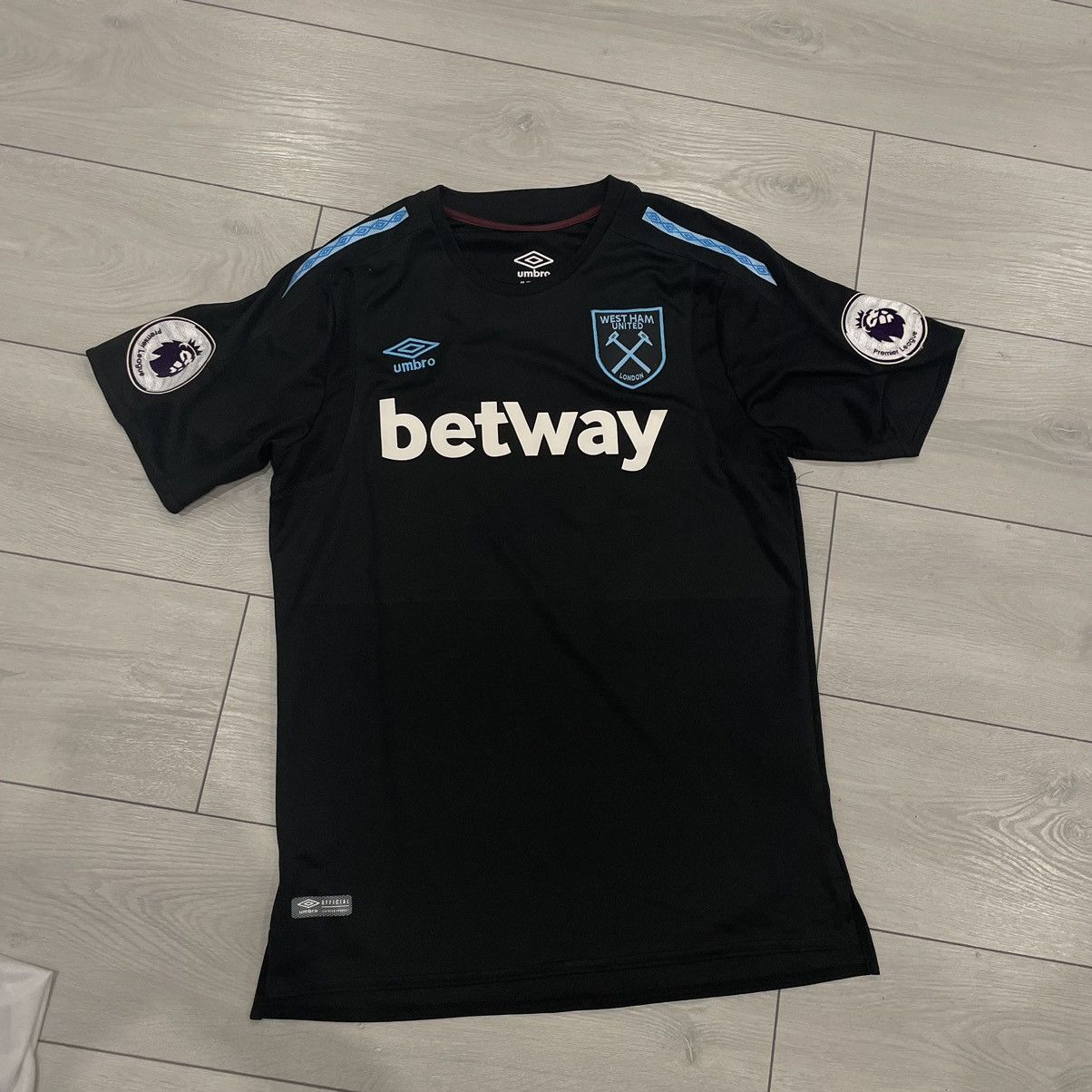 Umbro Betway West Ham London Home Jersey 2021-2022 Vintage