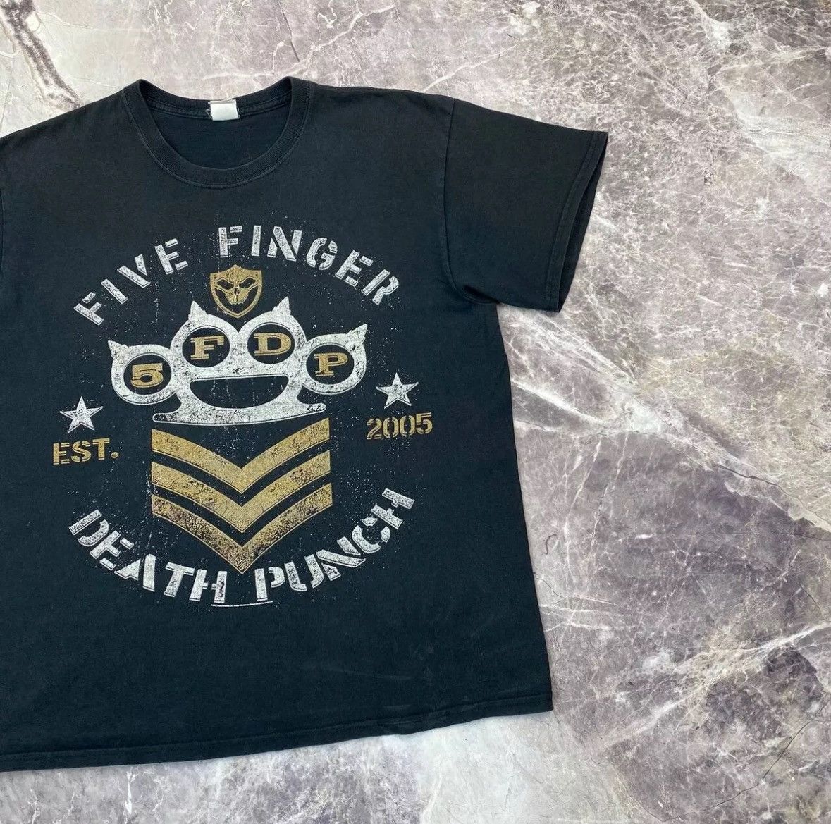 Band Tees × Vintage Five Finger Death Punch Graphic T-Shirt Rock 2017 metalica Size US L / EU 52-54 / 3 - 4 Thumbnail
