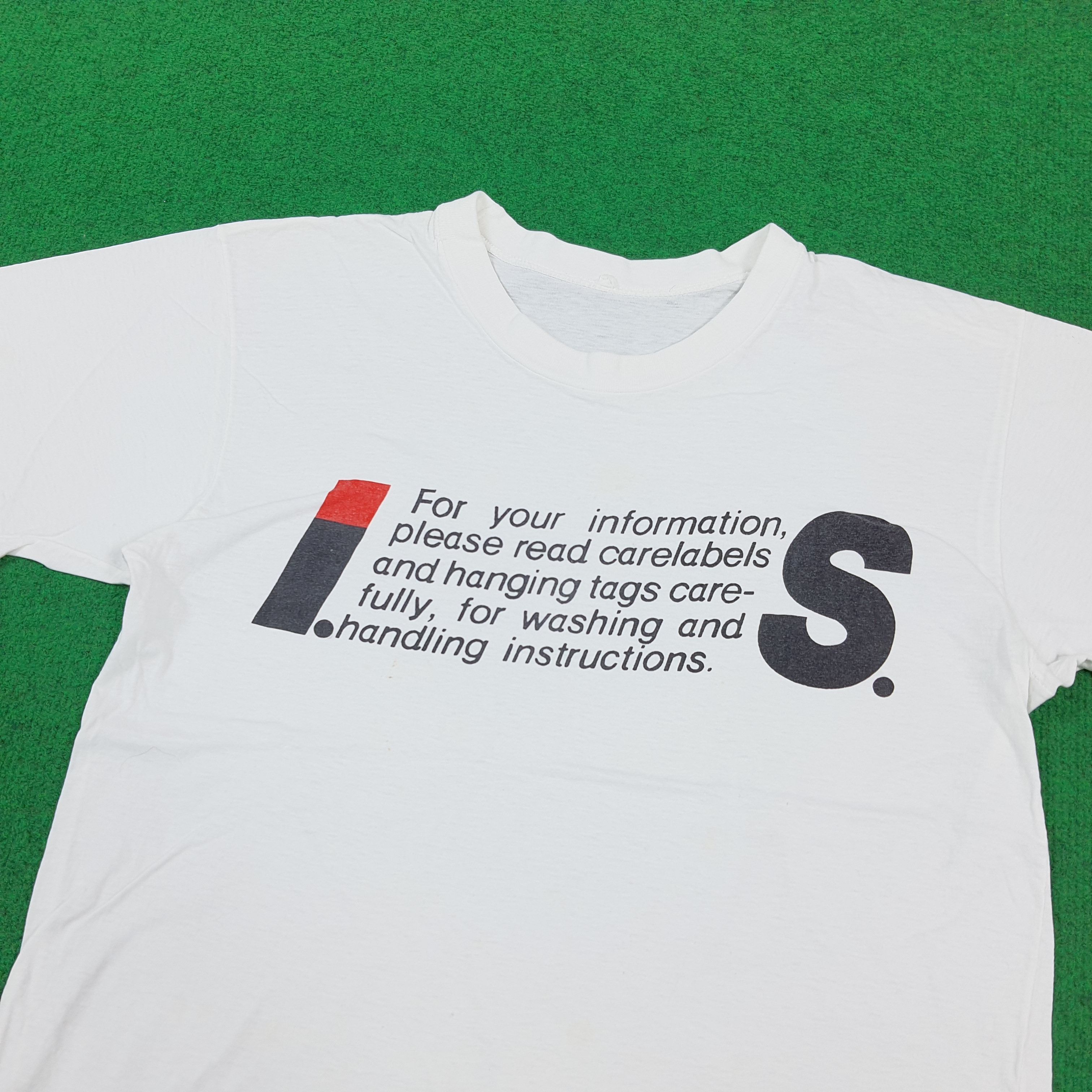 Issey Miyake Vintage 80s Issey Miyake IS Tshirt Archive C299N73 Size US S / EU 44-46 / 1 - 2 Thumbnail