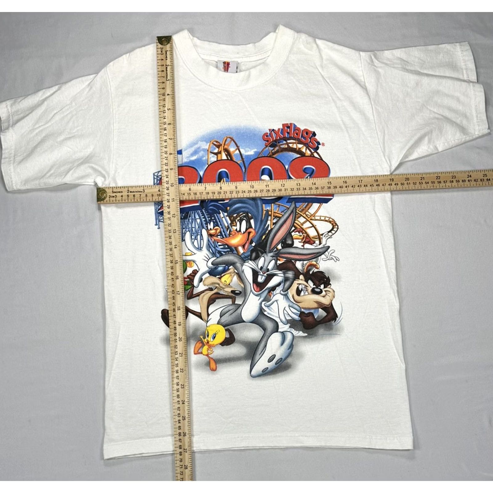 Vintage VINTAGE Six Flags Looney Tunes T-Shirt M White 2002 Bugs Bunny Taz Graphic Mens Womens Unisex Shirt Graphic Tee Size US M / EU 48-50 / 2 - 2 Thumbnail