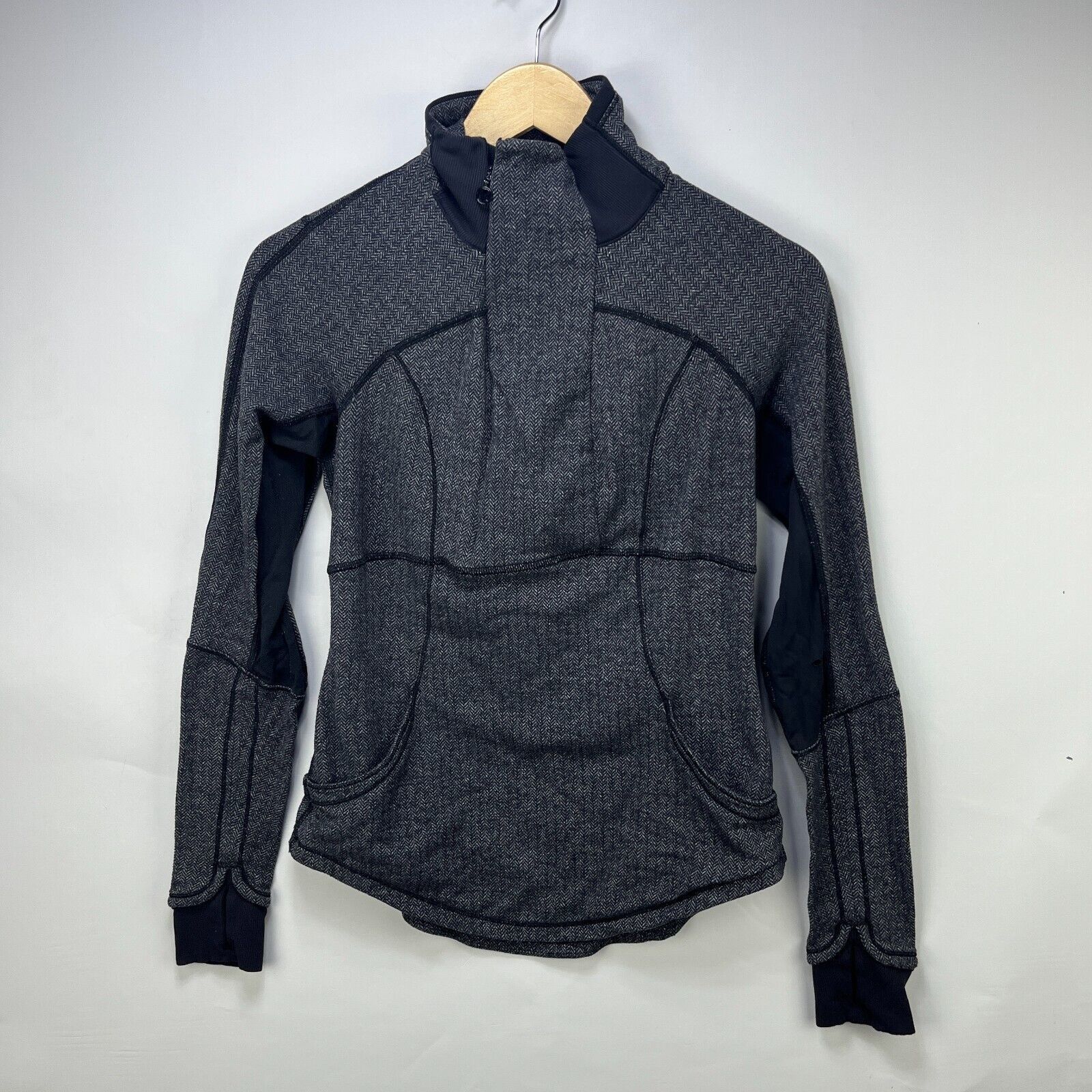 Lululemon × Vintage Lululemon Base Runner 1/2 Zip Herringbone Black High Neck 9 Size M / US 6-8 / IT 42-44 - 1 Thumbnail