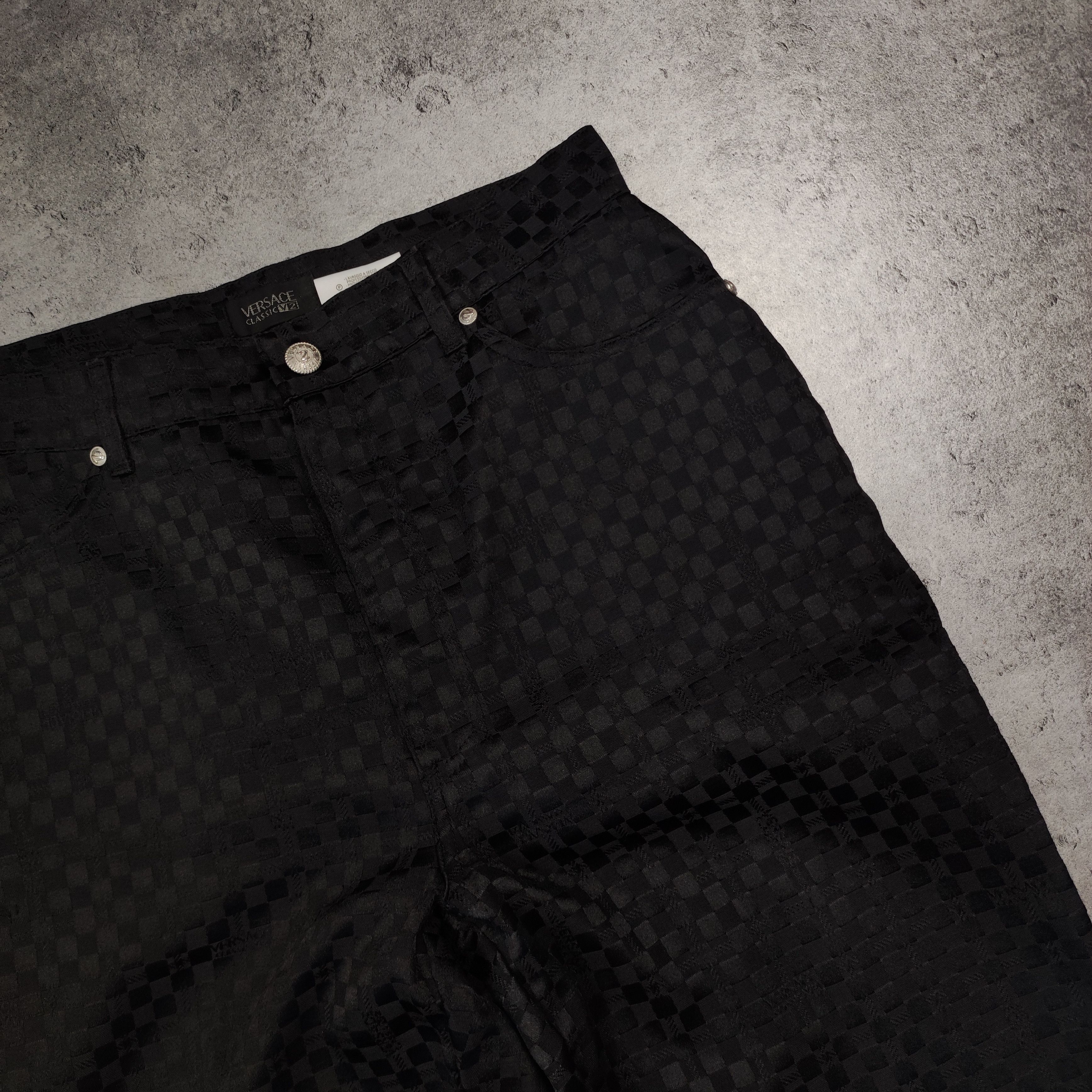 Versace × Vintage Vintage RARE Versace Classic V2 Checkered Logo Pants Size US 32 / EU 48 - 4 Thumbnail