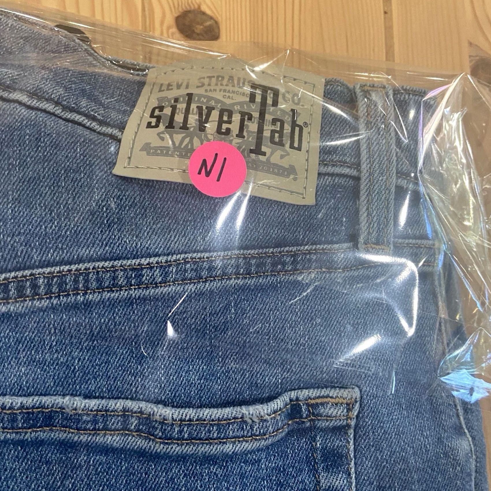 Levi's VINTAGE Levi's Silvertab Mom Jeans Womens Size 29x26 Blue Denim High Rise Stretch Distressed 5-Pocket Tapered Leg Jeans Mens No? Size 29" - 8 Thumbnail