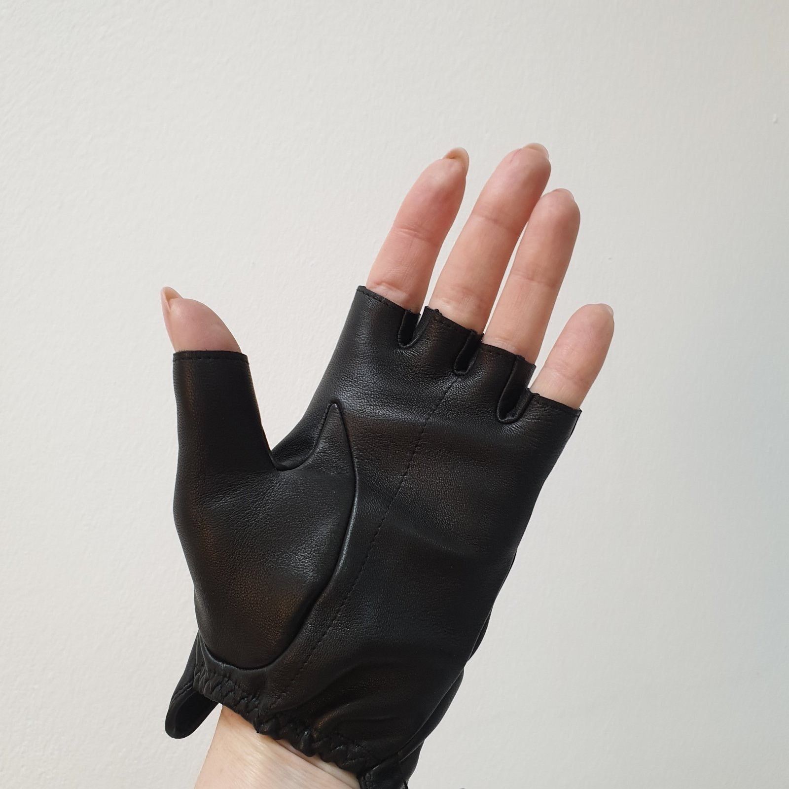Chanel NWOT Chanel Black Leather Faux Pearl Fingerless Gloves Sz