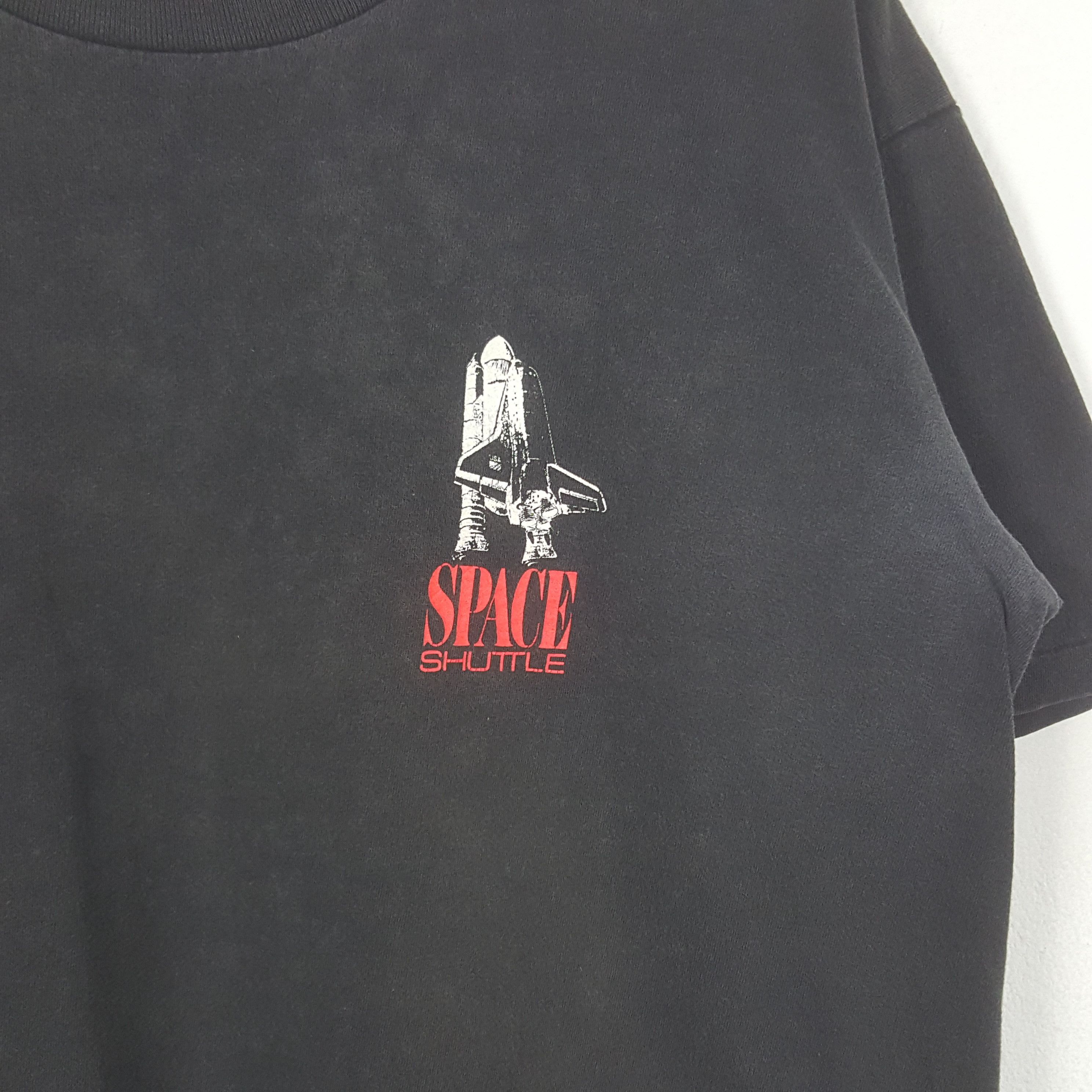 Vintage Vintage 90's Space Shuttle Rocket Art Tshirt RR9 Size US L / EU 52-54 / 3 - 4 Thumbnail