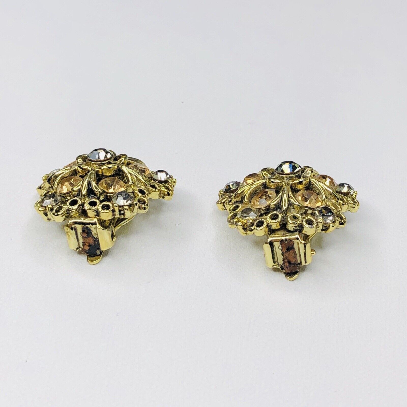 Other VTG Gold Tone Glam Clip Earrings Dome Flower Crystal Pastel Size ONE SIZE - 3 Thumbnail
