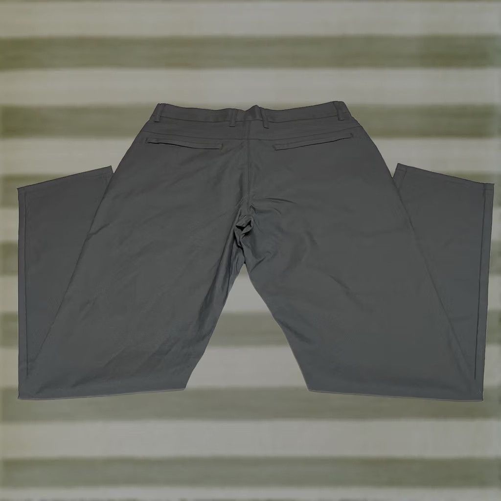 Vintage Marcus Pierce Renegade Pants Mens 30x32 Gray Chino Slim Tapered 30x30.5 5-Pocket Front Flat Front Modern City College Sports Button Zip Regular Size US 30 / EU 46 - 1 Thumbnail
