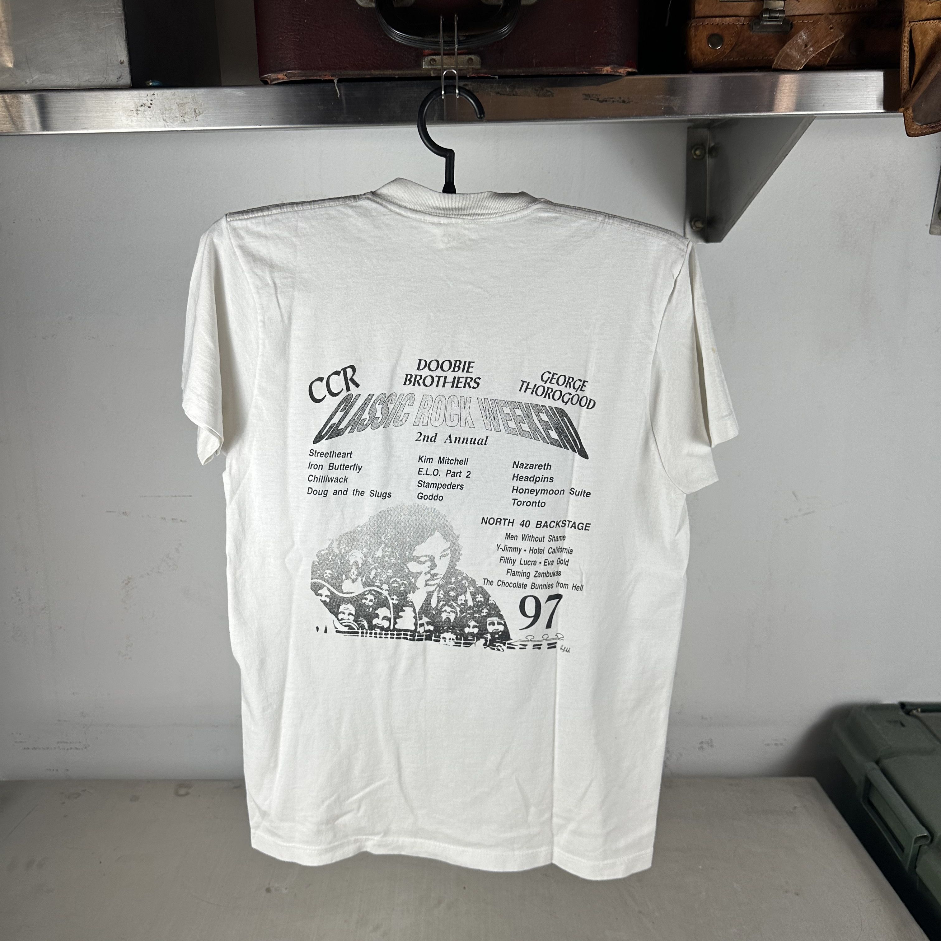 Vintage 1997 CCR Doobie Brothers Rock Classic Concert T-shirt Size US M / EU 48-50 / 2 - 3 Thumbnail
