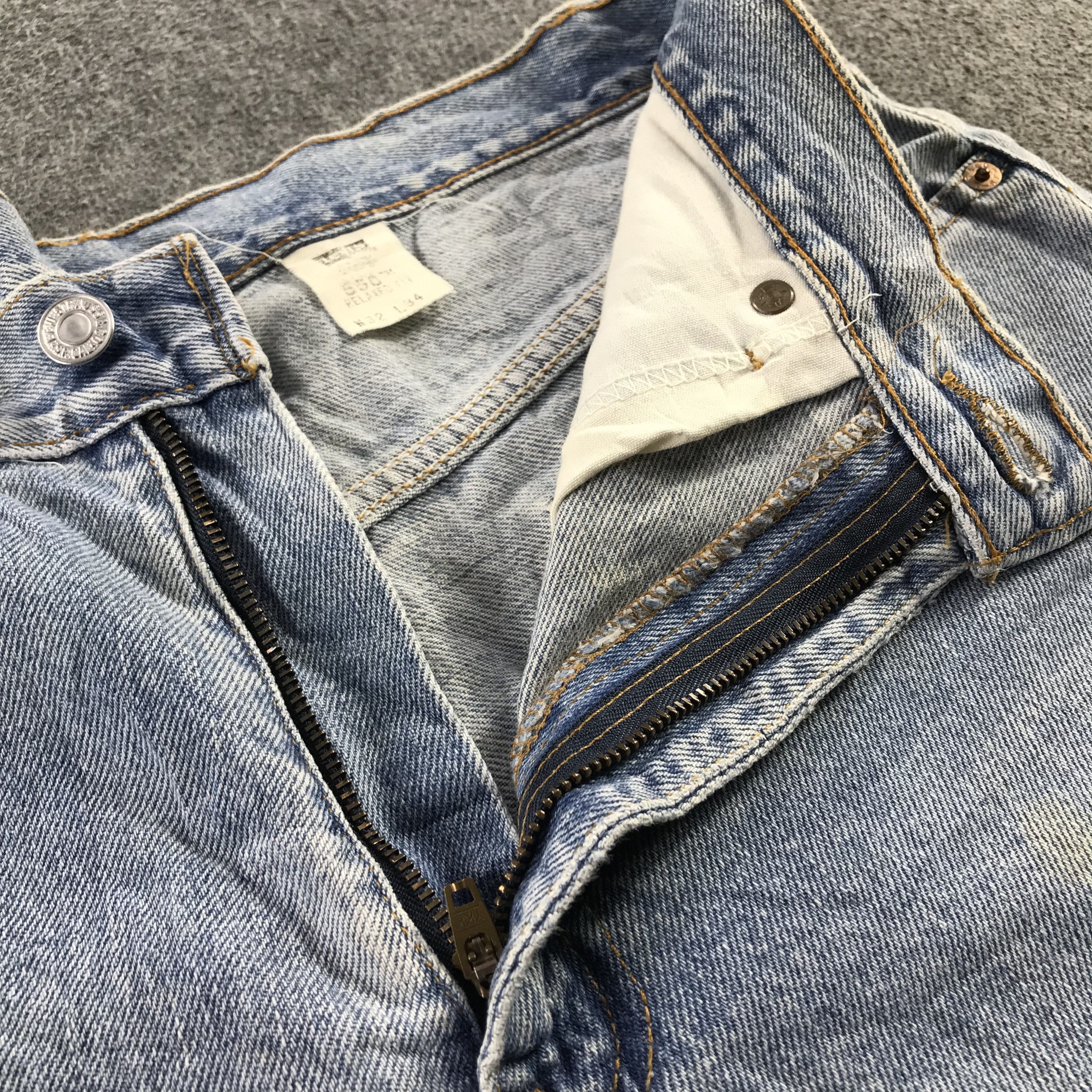 Levi's Vintage Levis 550 Jeans Faded Blue Short Pants KJ3454 Size US 32 / EU 48 - 7 Thumbnail