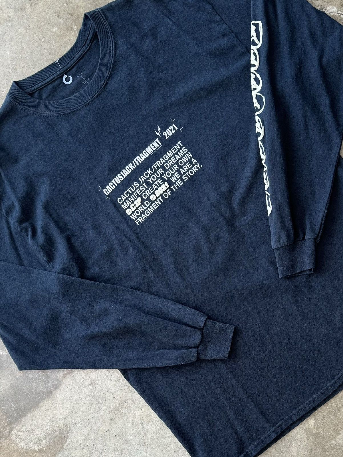 Travis Scott Travis Scott x Fragment LS Tee sz. Medium Size US M / EU 48-50 / 2 - 1 Thumbnail