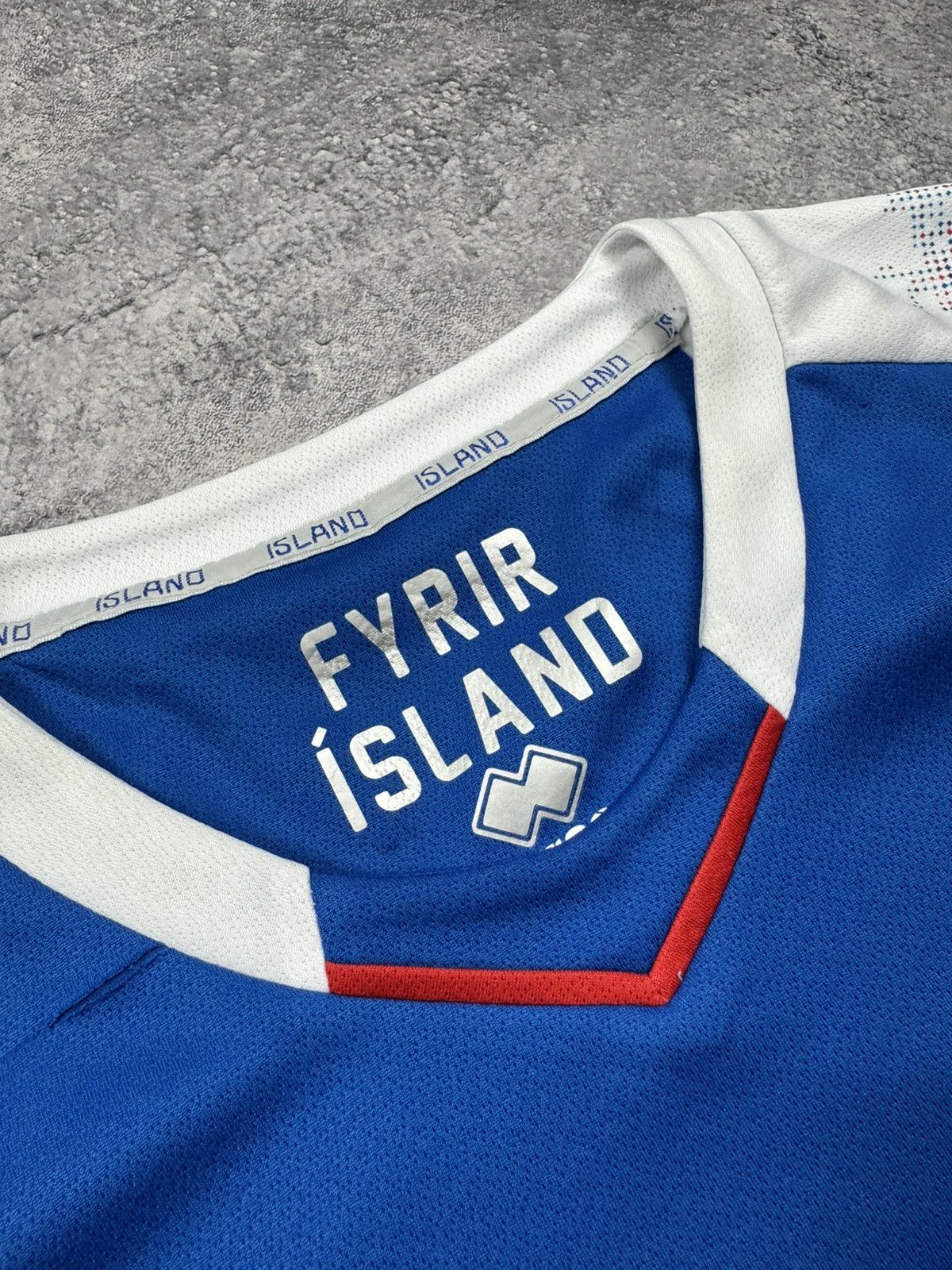 Errea ICELAND TEAM 2018/2019 FOOTBALL JERSEY HOME ERREA ORIGINAL Size US L / EU 52-54 / 3 - 9 Thumbnail