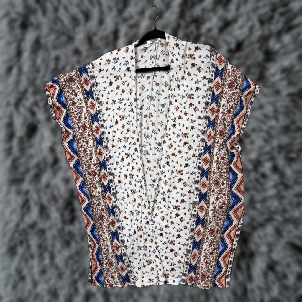 Vintage Francesca's Kimono Blouse S White Floral Geometric Boho Open-Front Short Kimono Sleeve Lightweight Summer Casual Women’s Shirt Size S / US 4 / IT 40 - 1 Thumbnail