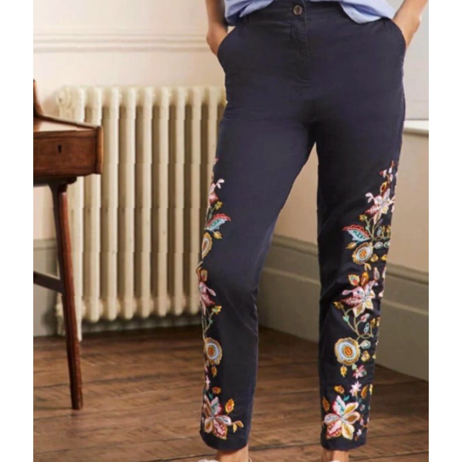 Boden BODEN Women's Chino Pants Navy Floral Embroidered Pockets Size 6L Size 30" / US 8 / IT 44 - 2 Thumbnail