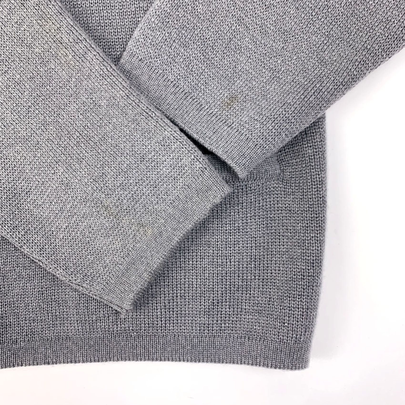 Vintage VINTAGE Hudson's Bay The Bay Austria Dark Gray Button V-Neck Cardigan Wool XL Men Sweater Size US XL / EU 56 / 4 - 2 Thumbnail