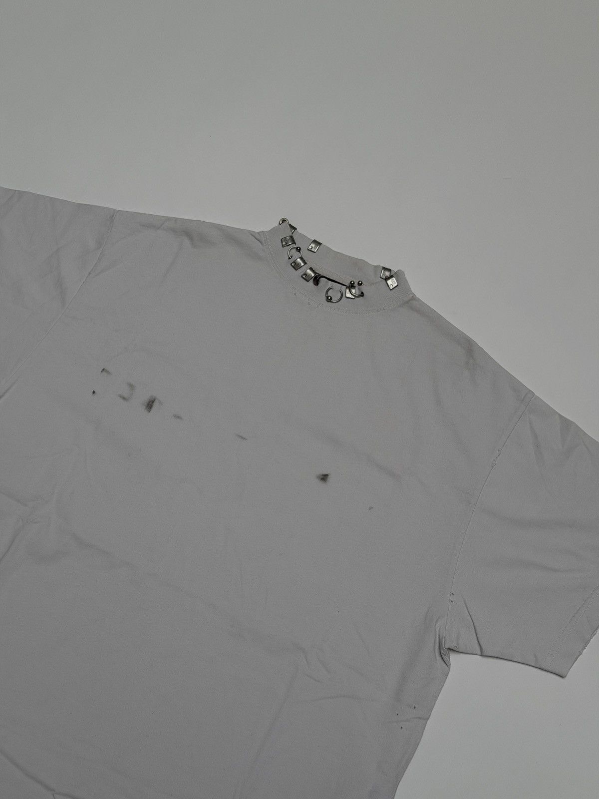Balenciaga Balenciaga Piercings Collar Oversized Tee Shirt Off White Size US M / EU 48-50 / 2 - 3 Thumbnail