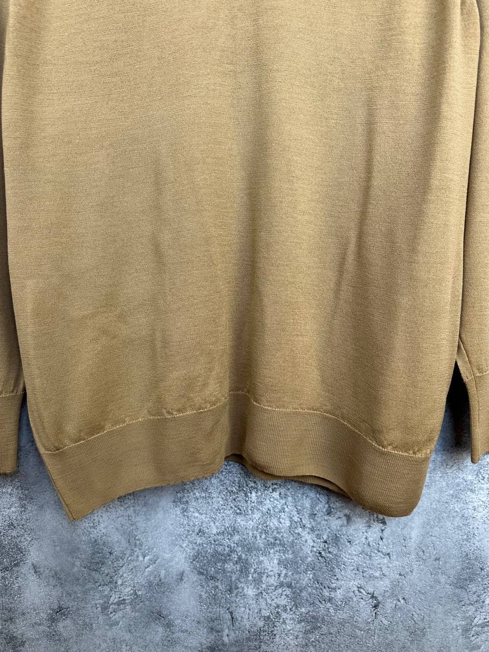 John Smedley John Smedley Camel Brown V-Neck Wool Sweater Made in England Size M / US 6-8 / IT 42-44 - 7 Thumbnail