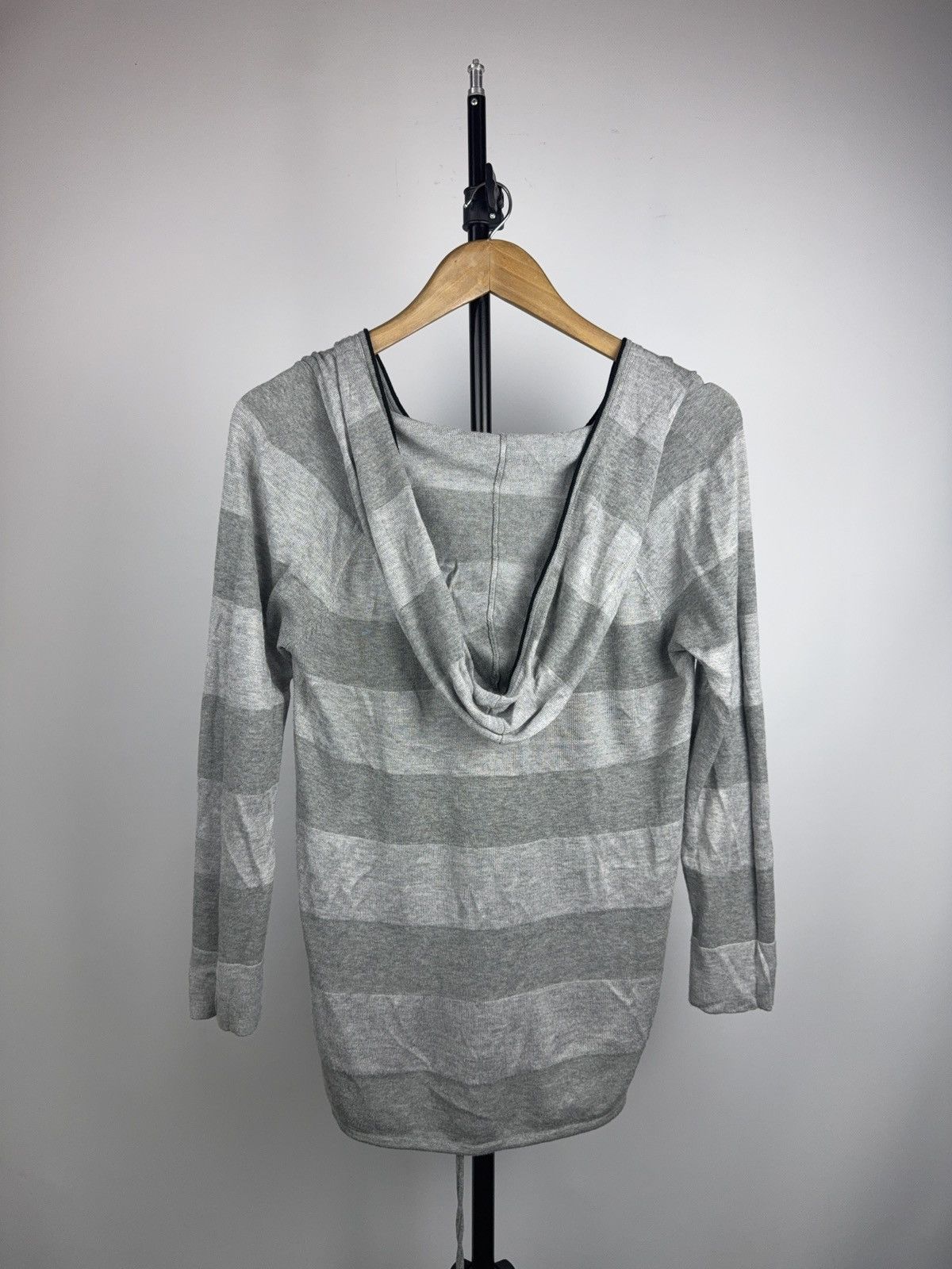 Armani Exchange Luxury Armani Exchange AX V Neck Knit Grey Logo Sweater M Size M / US 6-8 / IT 42-44 - 15 Thumbnail