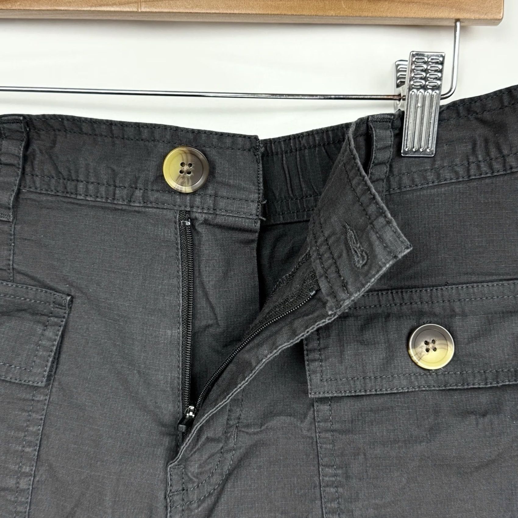 Vuori Vuori Women’s Medium Ripstop Utility Short Charcoal Gray Button Pocket Casual Travel Size 32" / US 10 / IT 46 - 5 Thumbnail