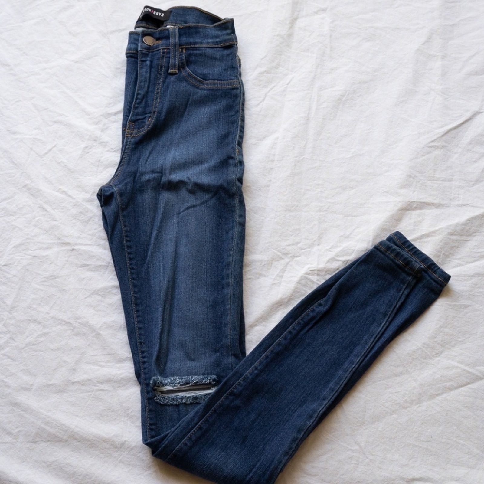 Other Fashion Nova Medium Dark Wash High Rise Destroyed Knee Jean Size 26" / US 2 / IT 38 - 2 Thumbnail
