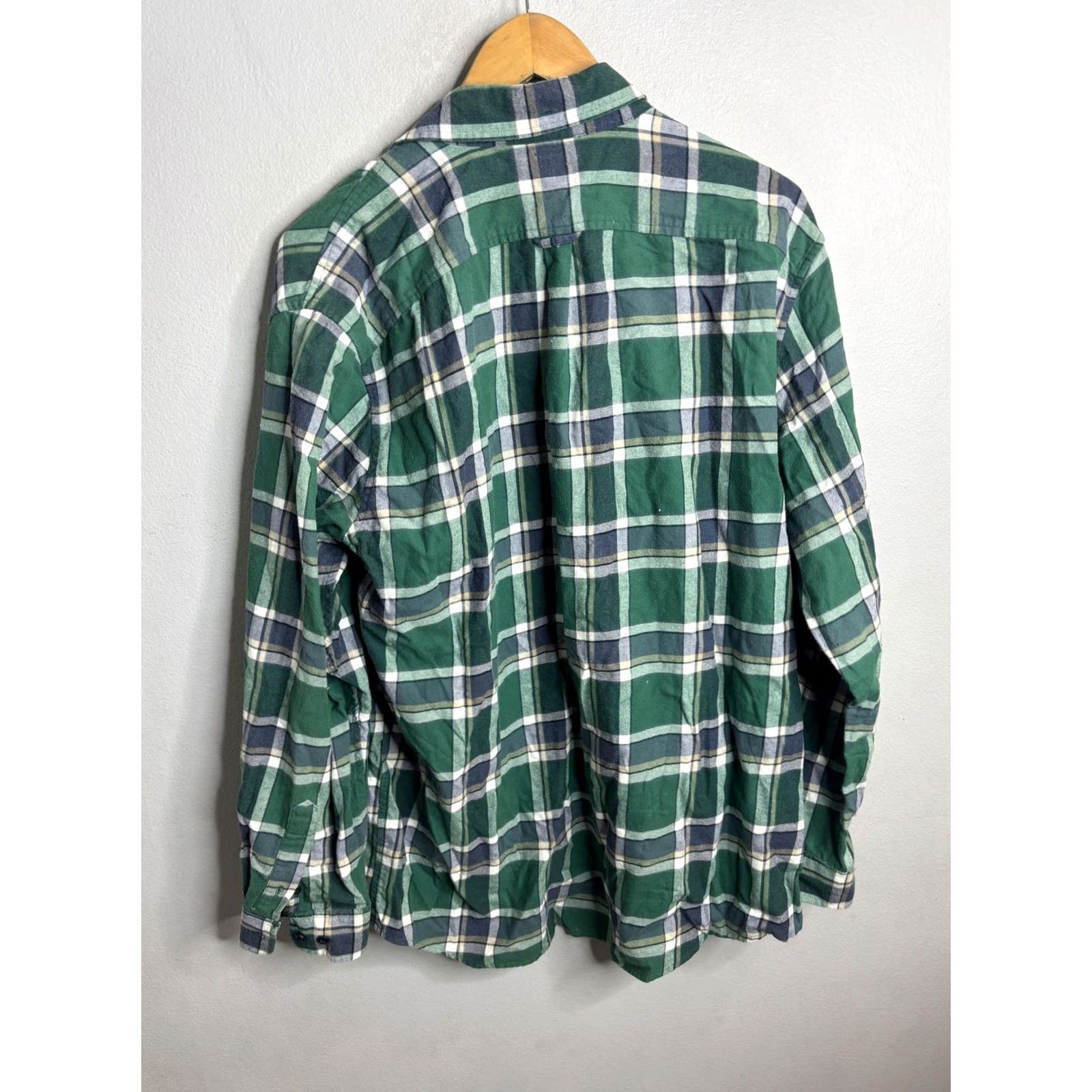 Vintage L.L.Bean Shirt Mens L Green Plaid Flannel Cotton Button Up Slim Fit with Pockets Size US L / EU 52-54 / 3 - 5 Thumbnail