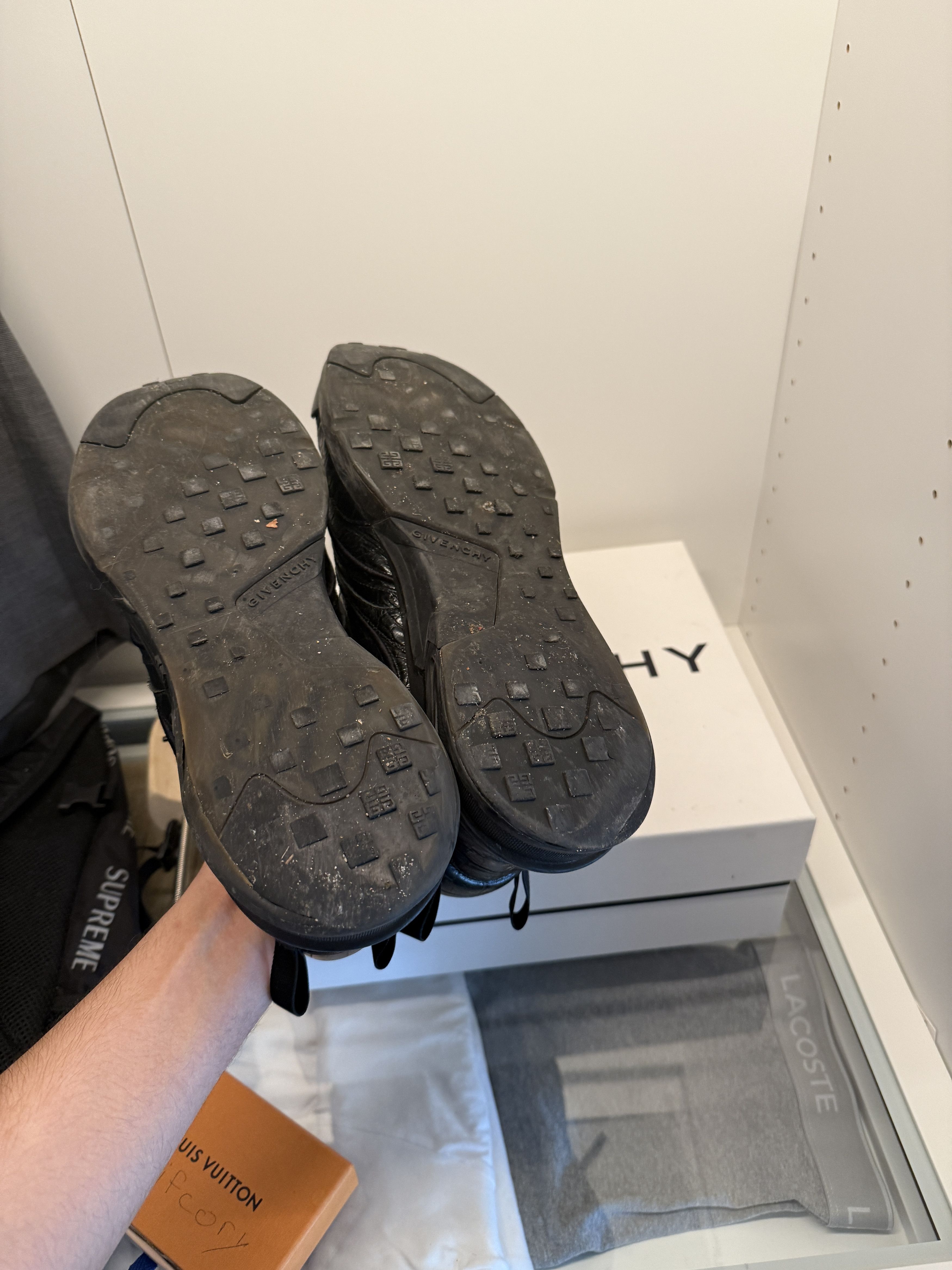 Givenchy Givenchy giv 1 croc effect leather sneaker Size US 11 / EU 44 - 16 Thumbnail