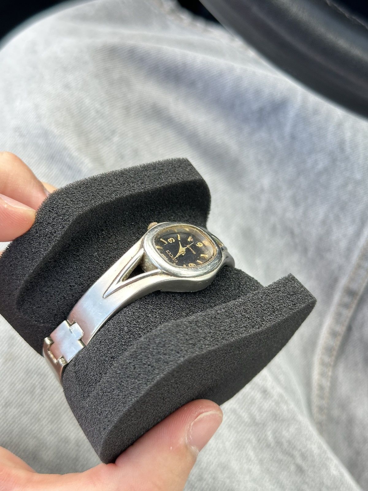 Gucci Vintage 90s Gucci Dress Wrist Watch Swiss Made Quartz Woman Size ONE SIZE - 5 Thumbnail