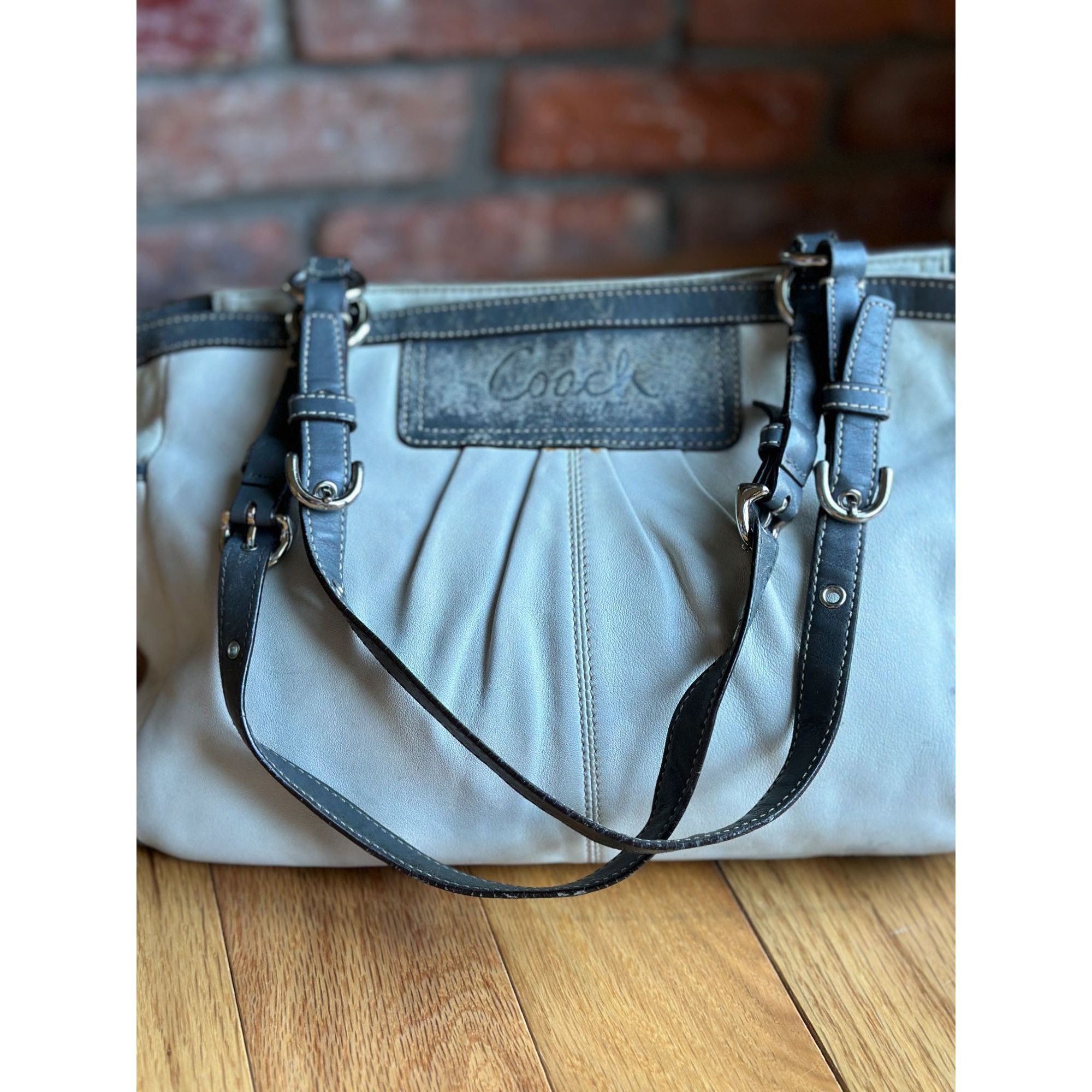 Coach COACH WHITE/ GREY LEATHER SOHO HOBO BAG HANDBAG, VINTAGE Size ONE SIZE - 3 Thumbnail